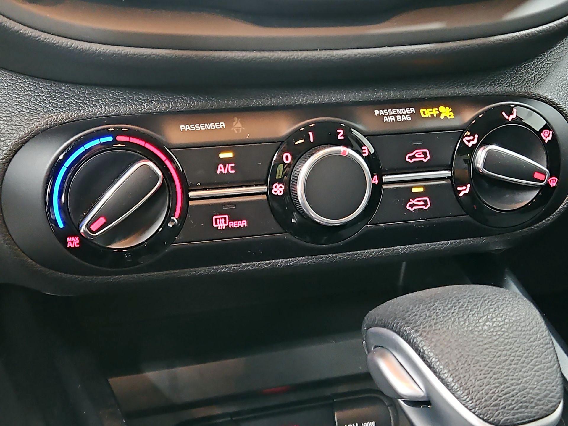 Thumbnail: 2020 Kia Soul - 16