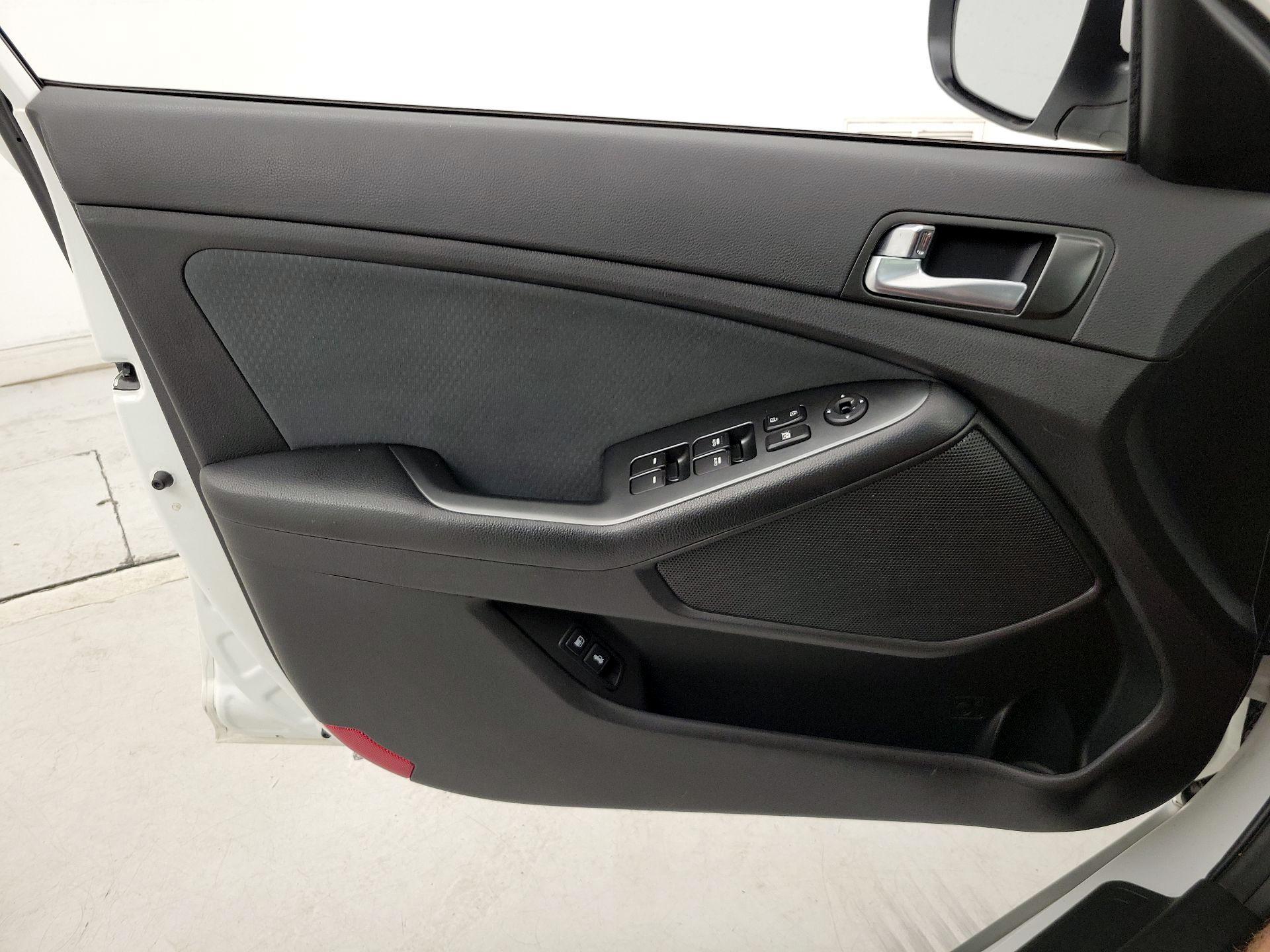 Thumbnail: 2015 Kia Optima - 12