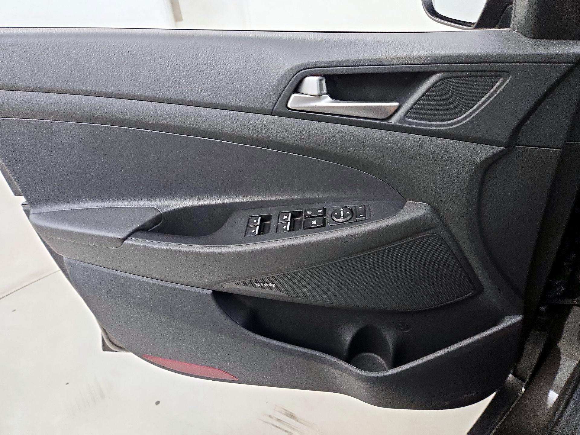 Thumbnail: 2019 Hyundai Tucson - 12
