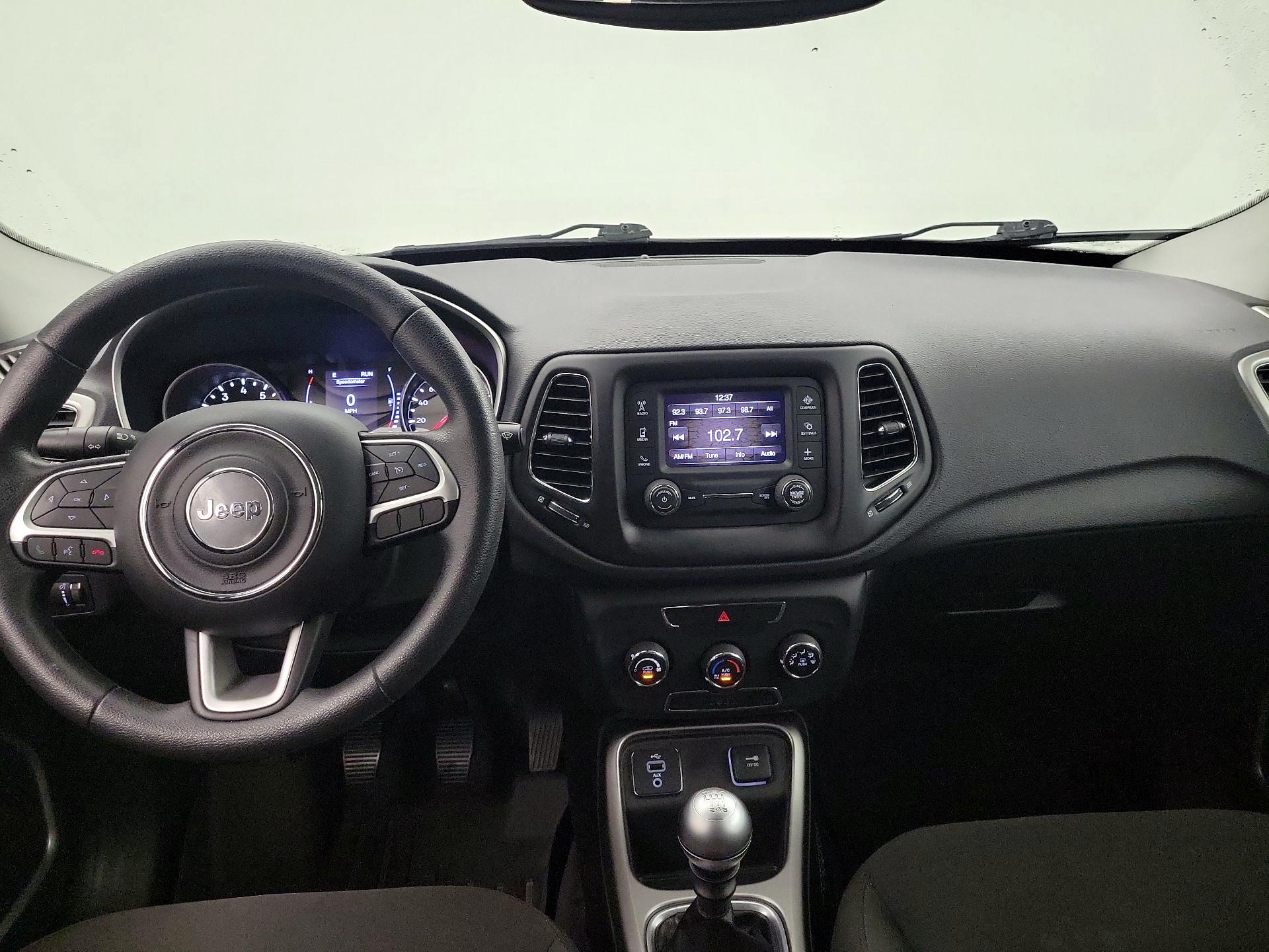 Thumbnail: 2018 Jeep Compass - 9