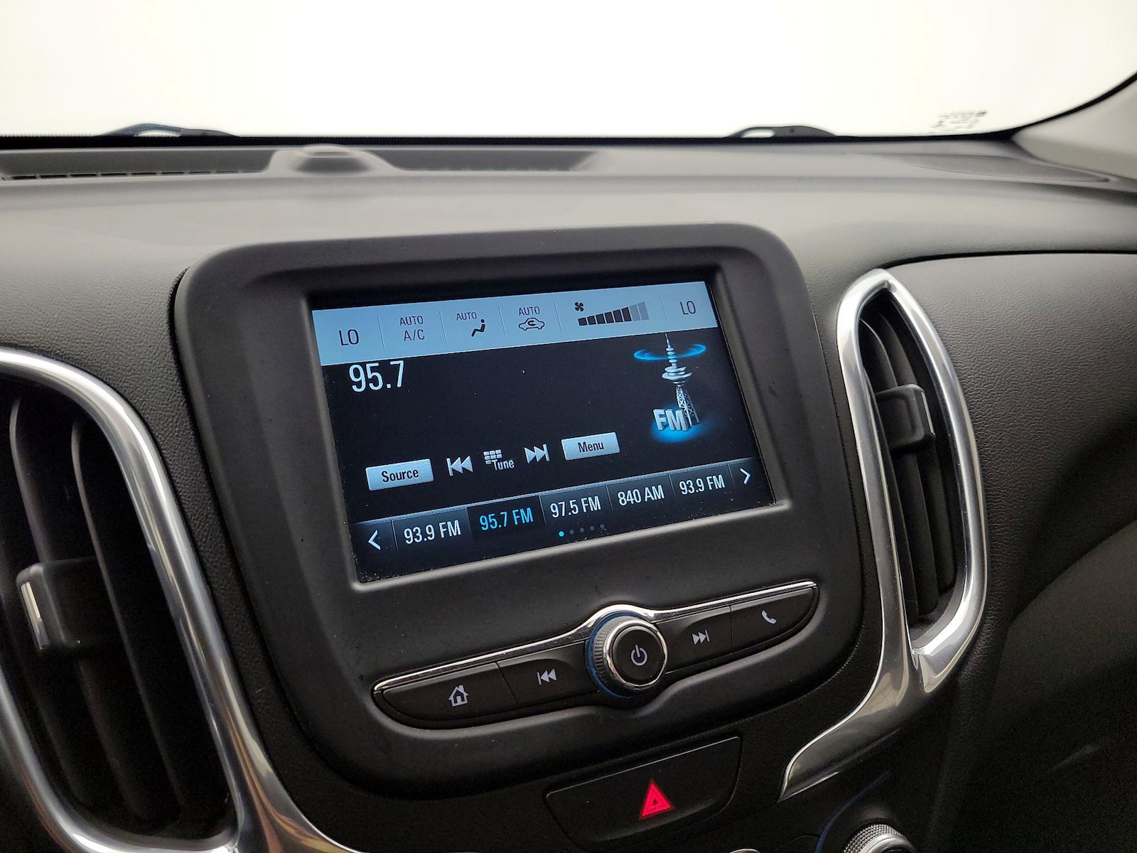 2018 Chevrolet Equinox LT - Photo 16