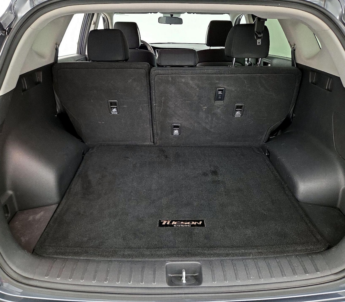 Trunk/Cargo (Seats Up)