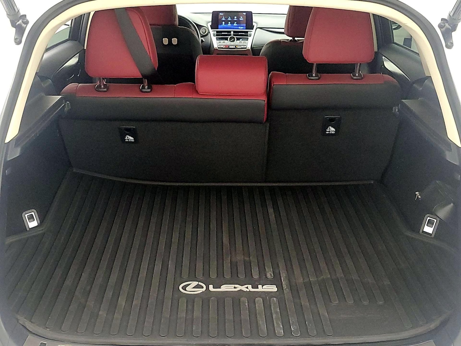 2021 Lexus NX 300 - Photo 22