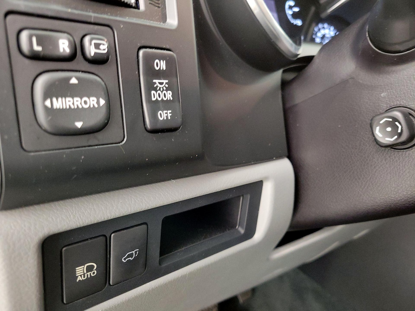 2018 Toyota Sequoia Platinum - Photo 14