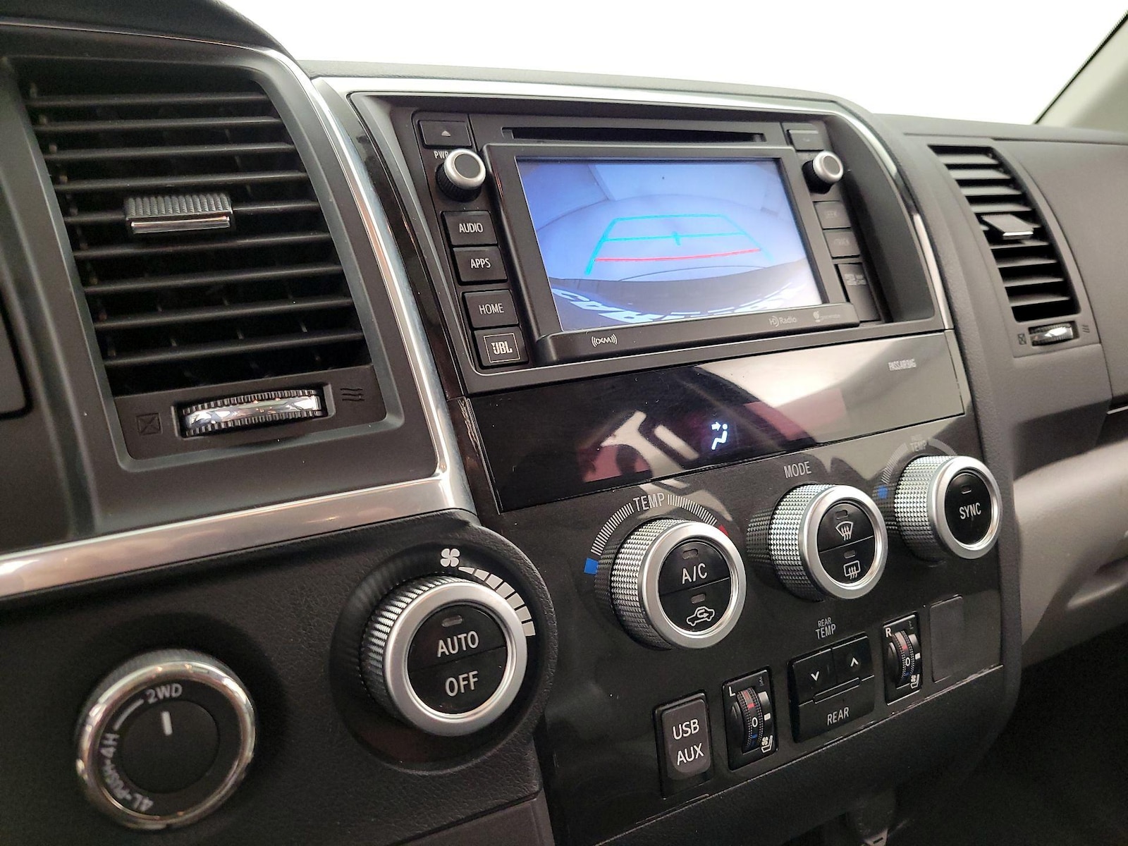 2018 Toyota Sequoia Platinum - Photo 16