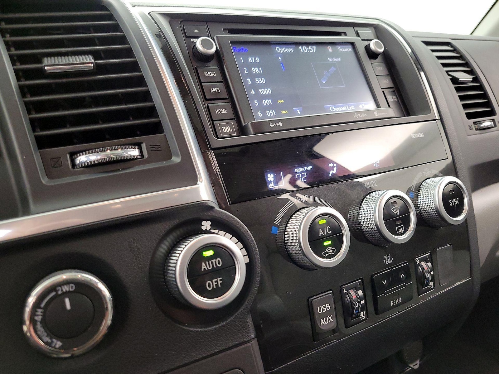 2018 Toyota Sequoia Platinum - Photo 17