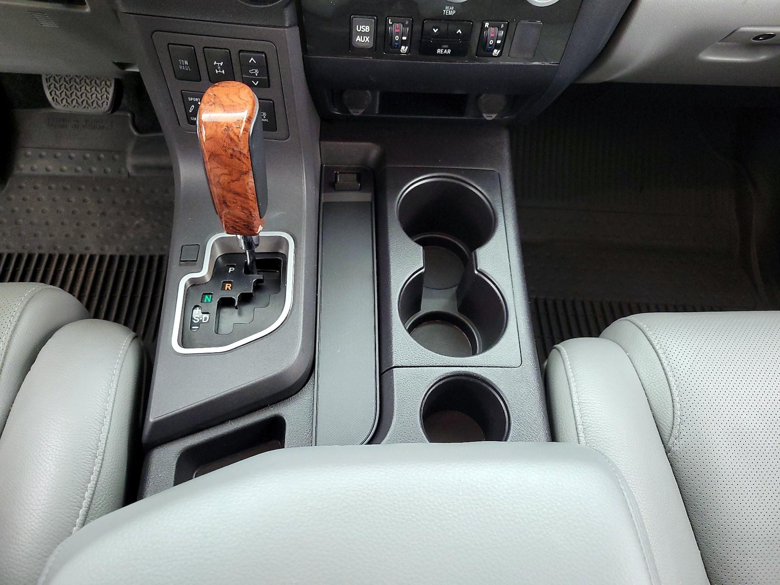 2018 Toyota Sequoia Platinum - Photo 19