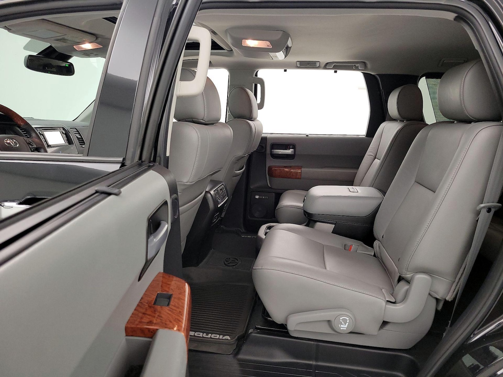 2018 Toyota Sequoia Platinum - Photo 21