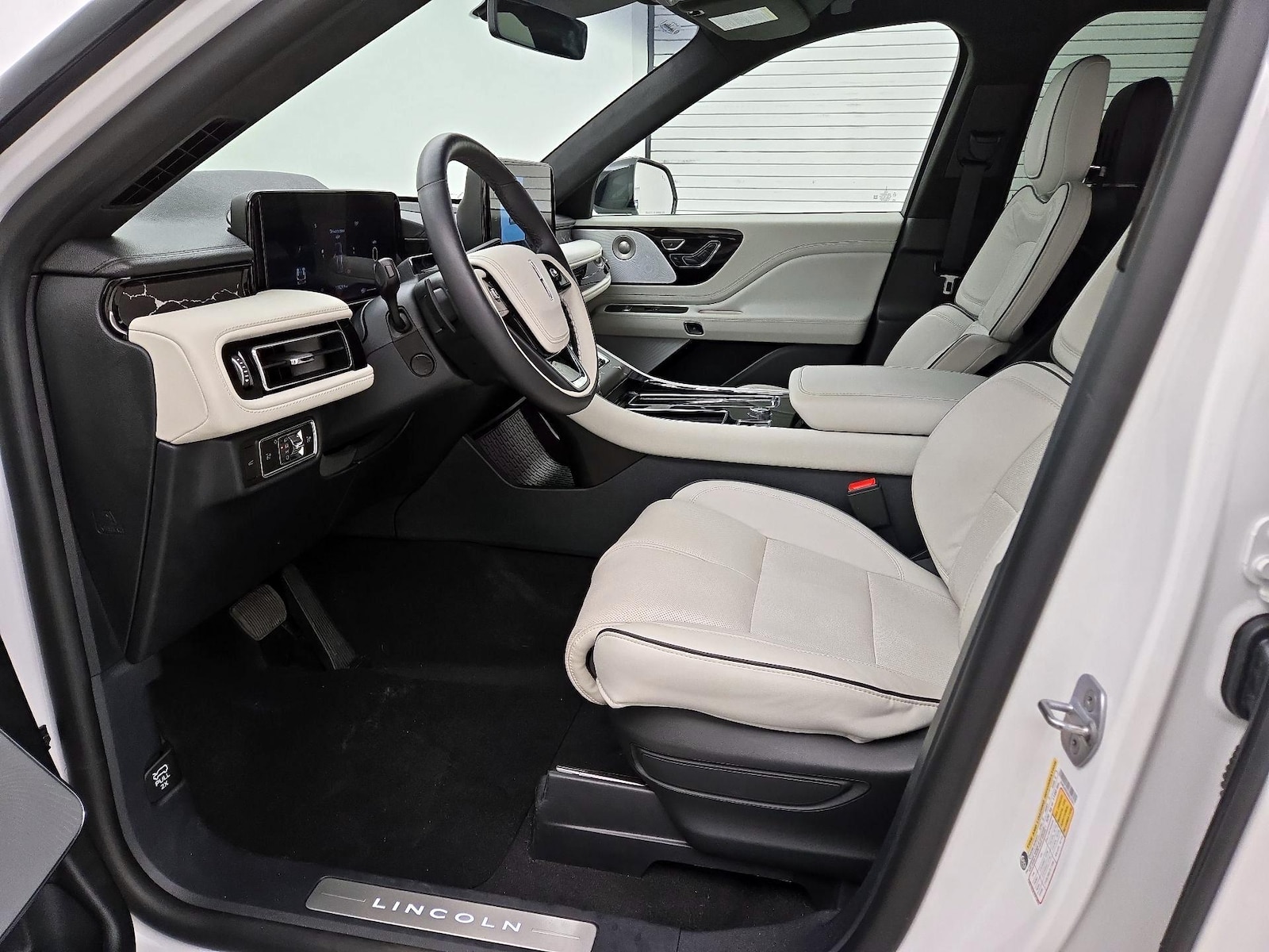 2025 Lincoln Aviator Black Label - Photo 12