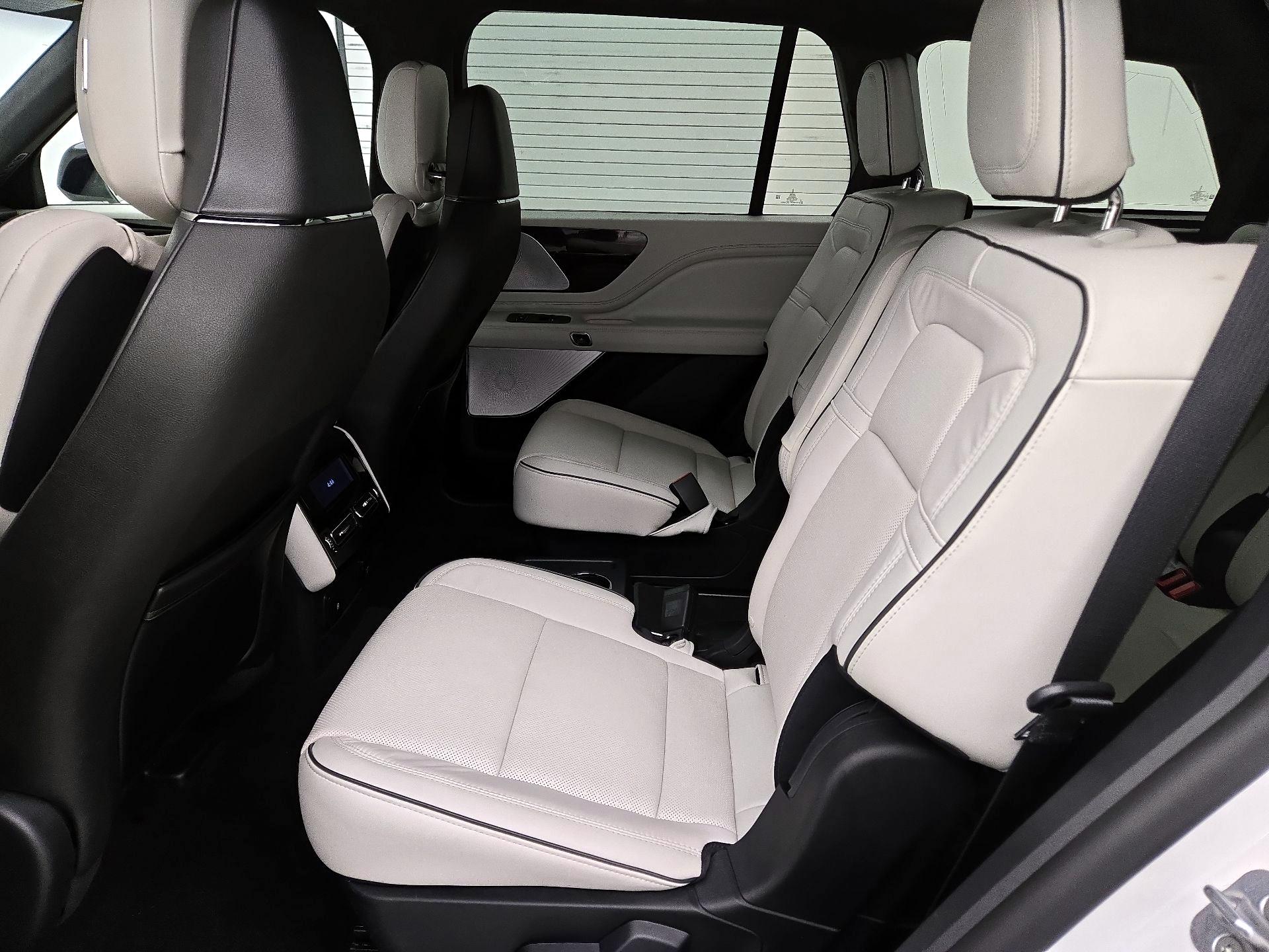 Thumbnail: 2025 Lincoln Aviator - 19