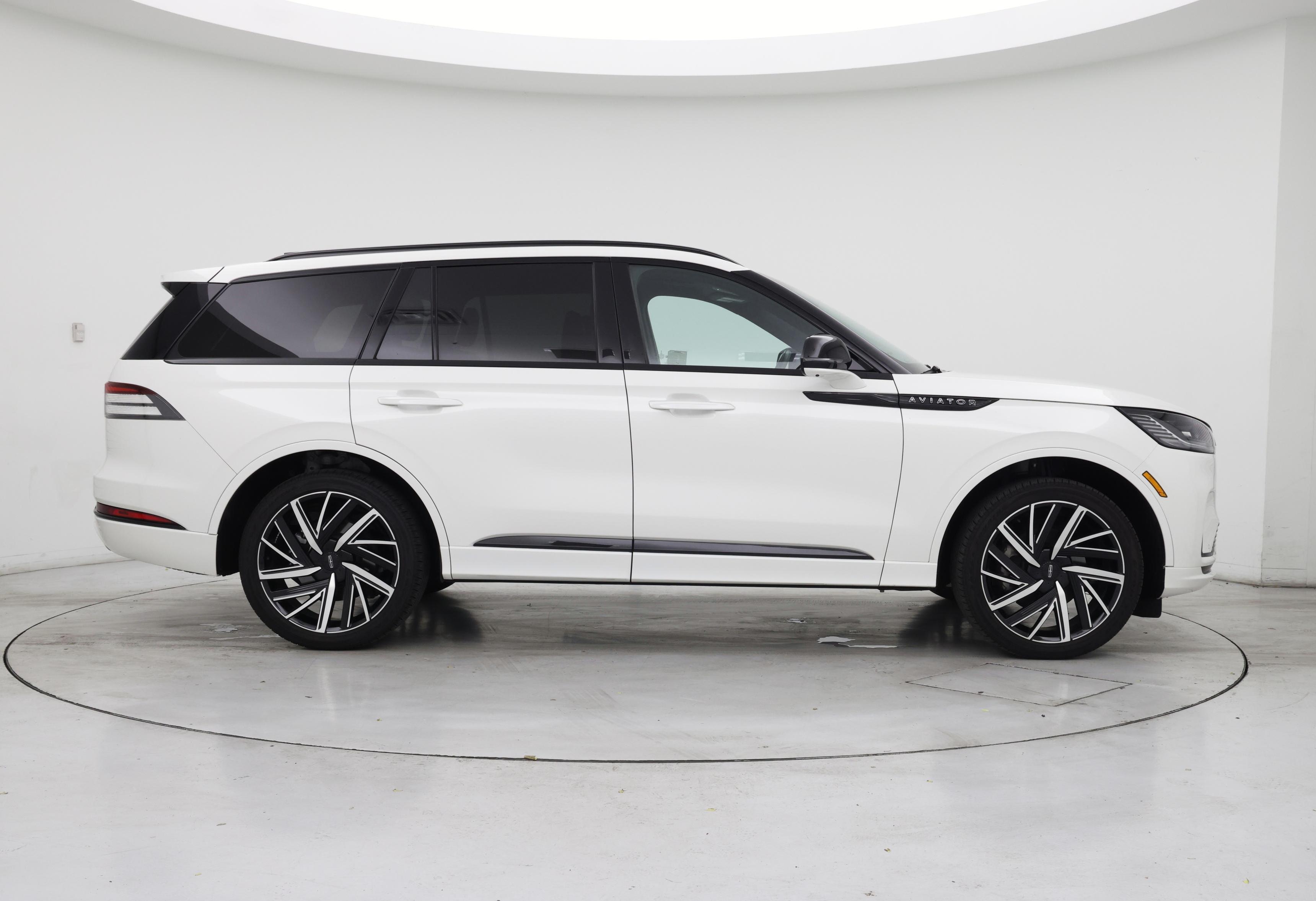 Thumbnail: 2025 Lincoln Aviator - 7