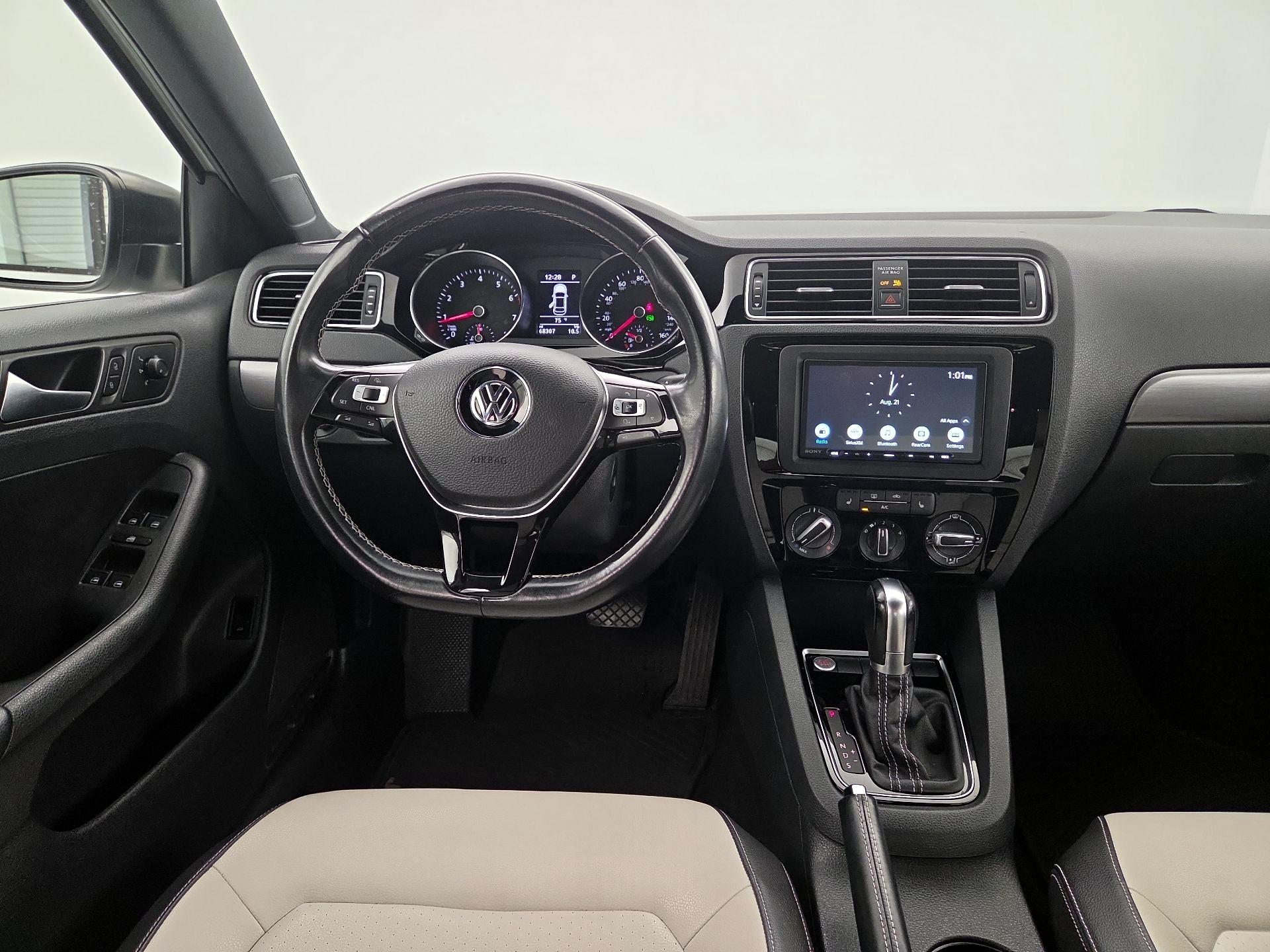 Thumbnail: 2016 Volkswagen Jetta - 10