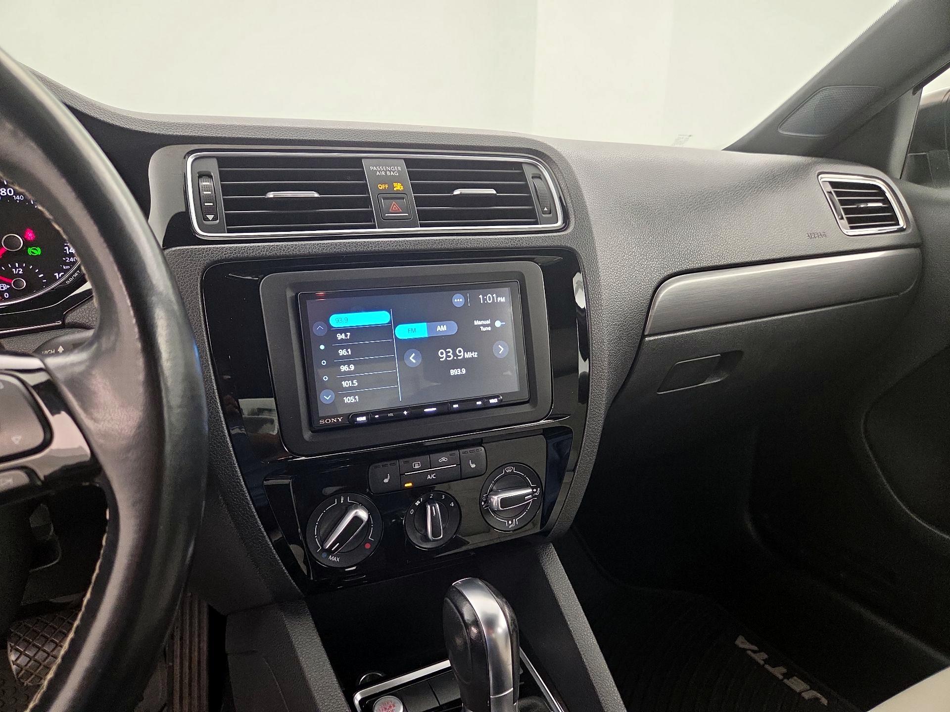 Thumbnail: 2016 Volkswagen Jetta - 15