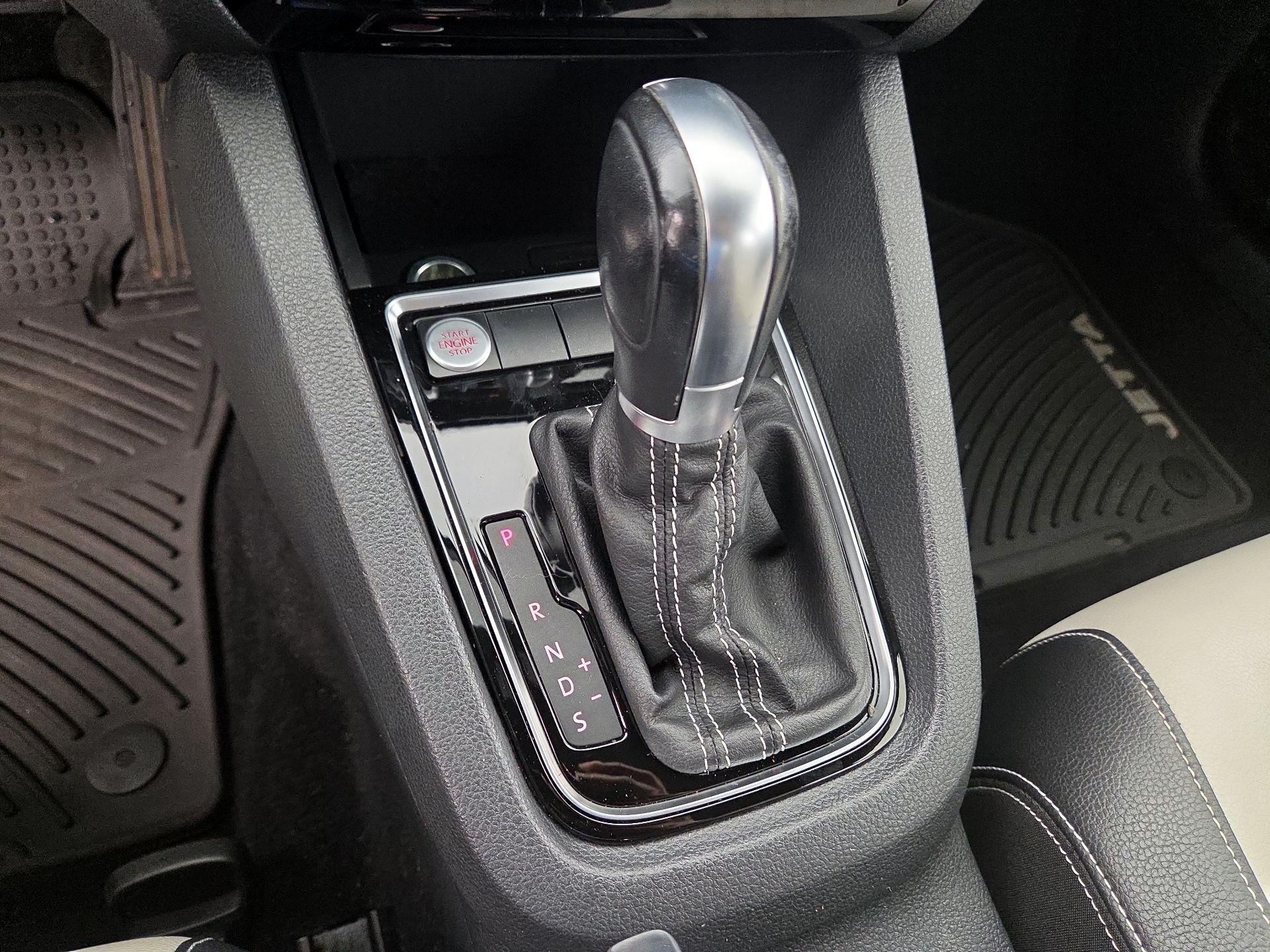 Thumbnail: 2016 Volkswagen Jetta - 17