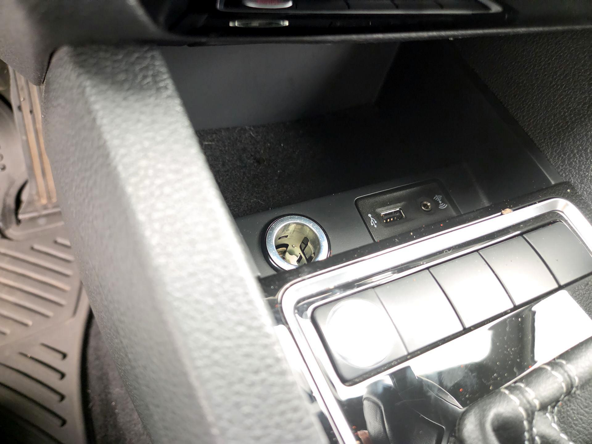 Thumbnail: 2016 Volkswagen Jetta - 18