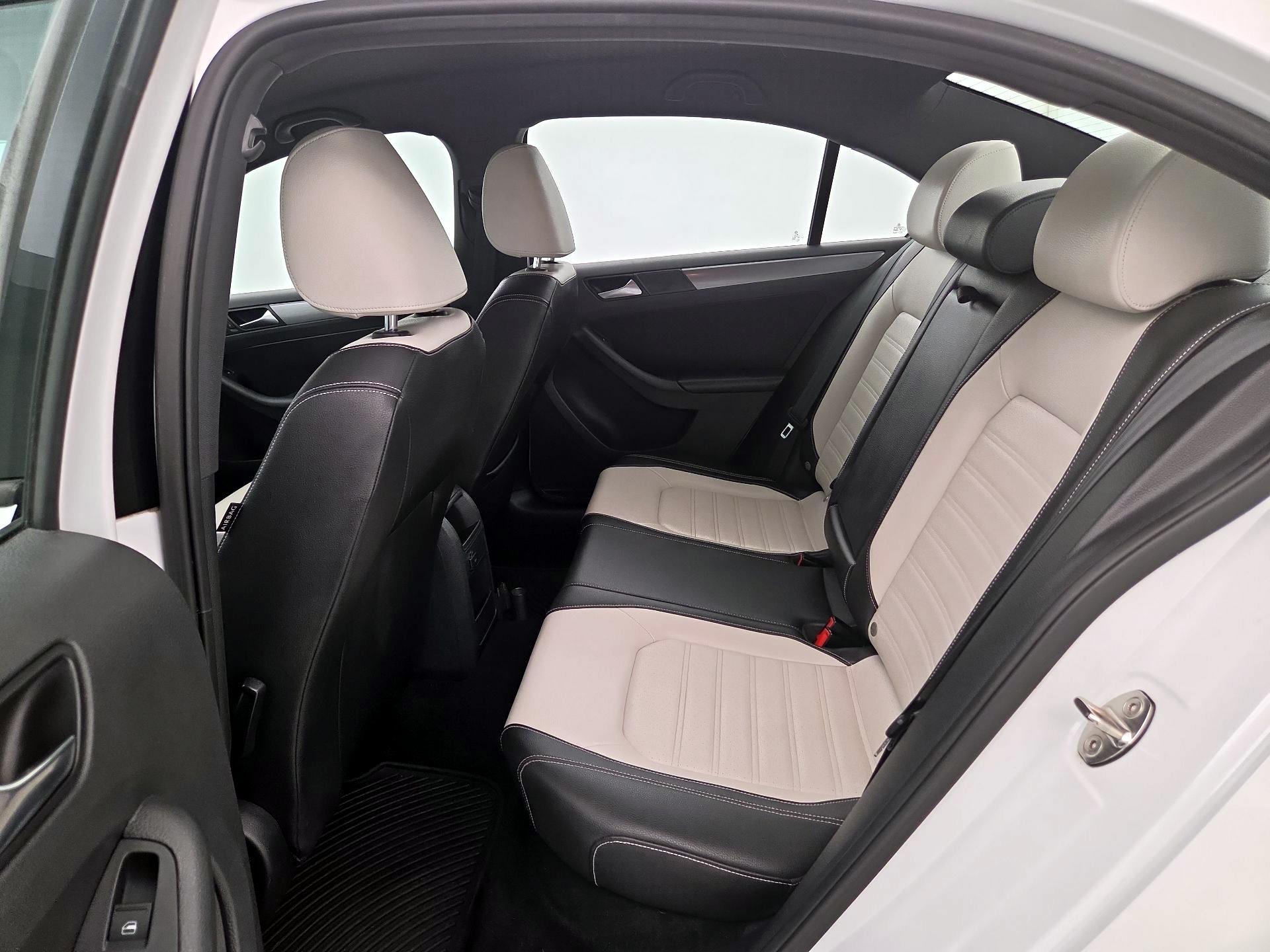 Thumbnail: 2016 Volkswagen Jetta - 19