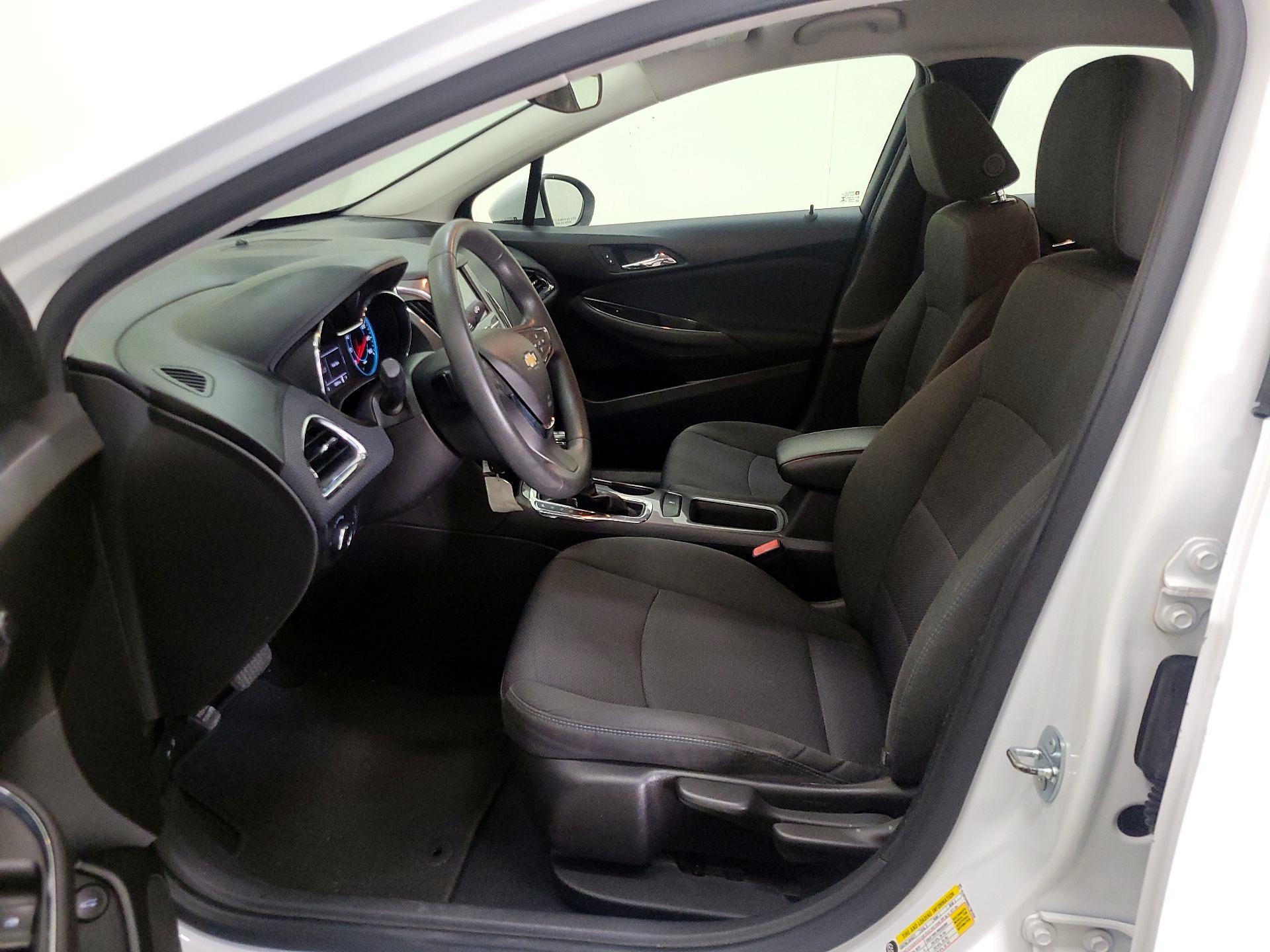 Thumbnail: 2016 Chevrolet Cruze - 11
