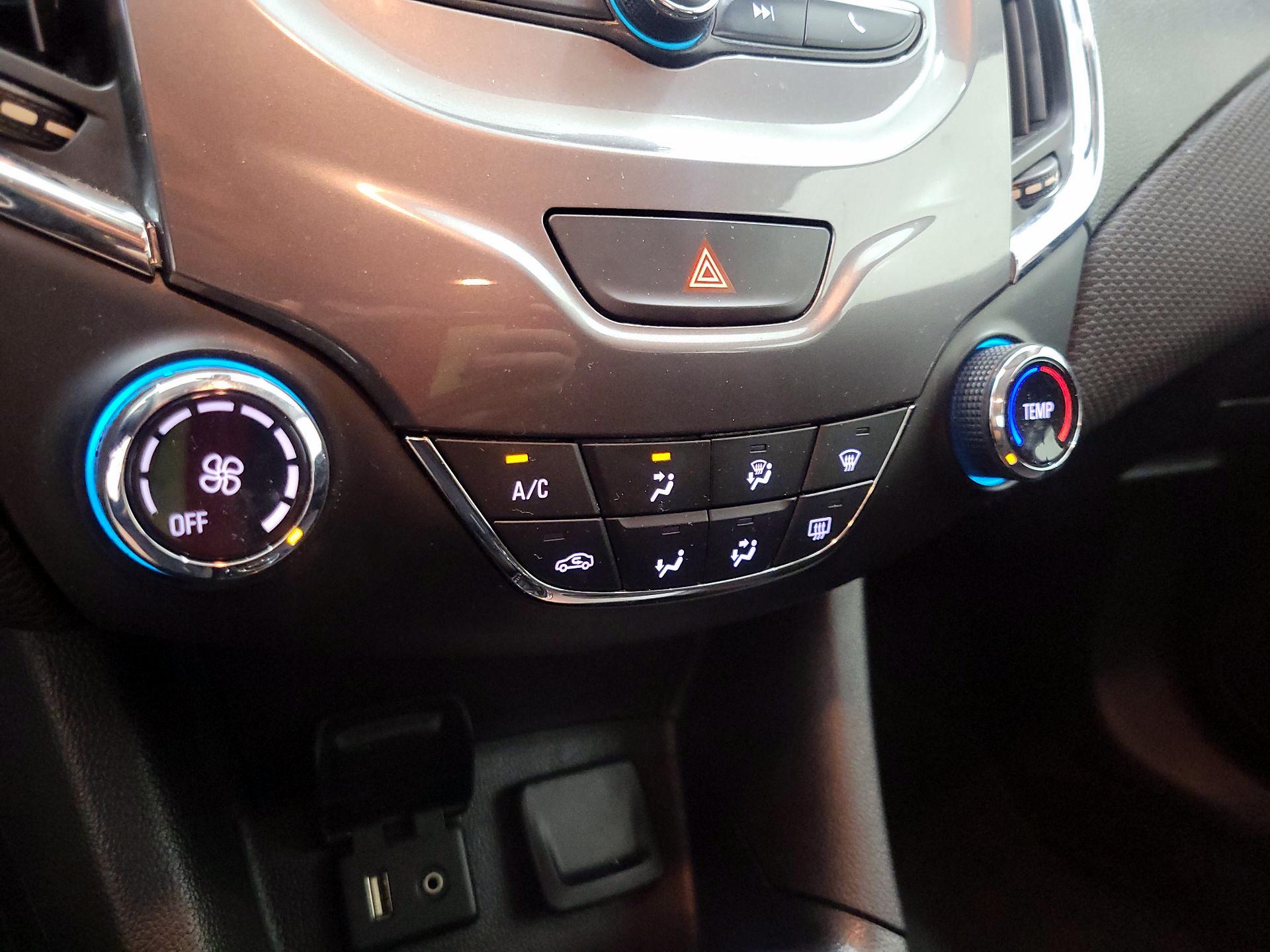 Thumbnail: 2016 Chevrolet Cruze - 16