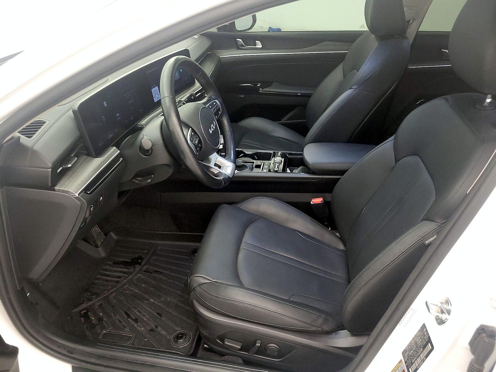 2025 Kia K5 EX - Photo 12