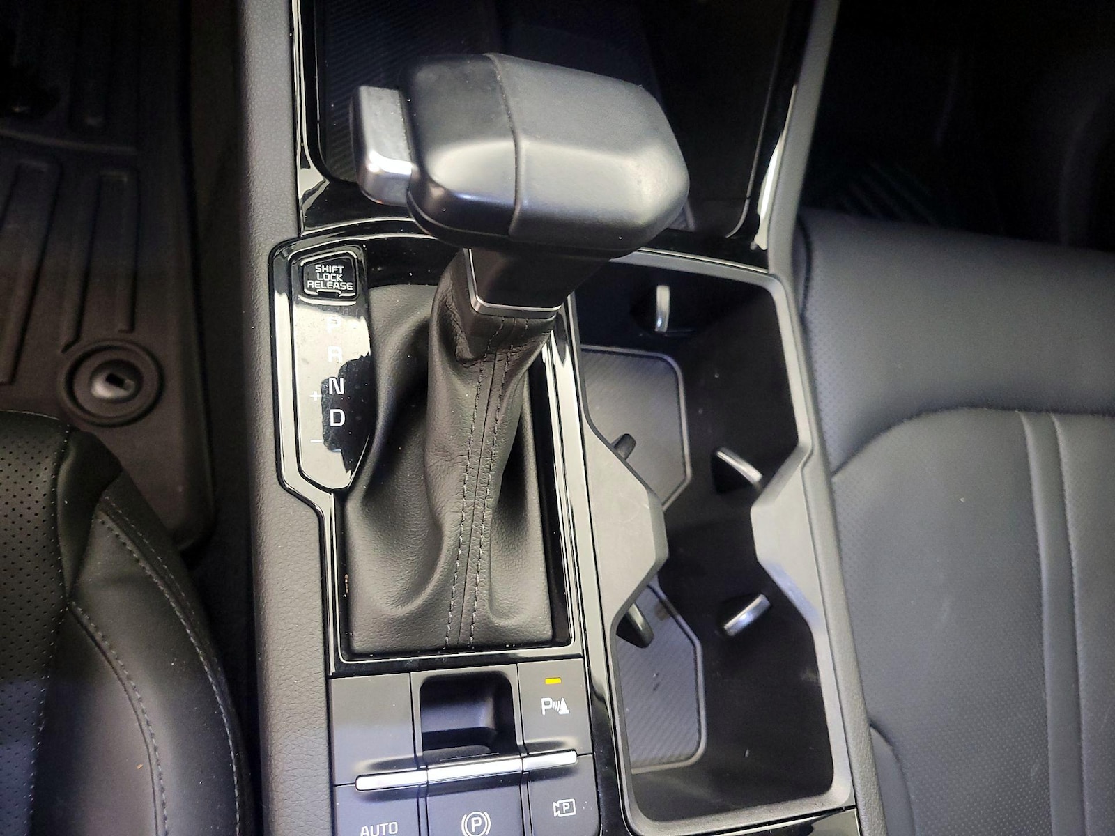 2025 Kia K5 EX - Photo 18