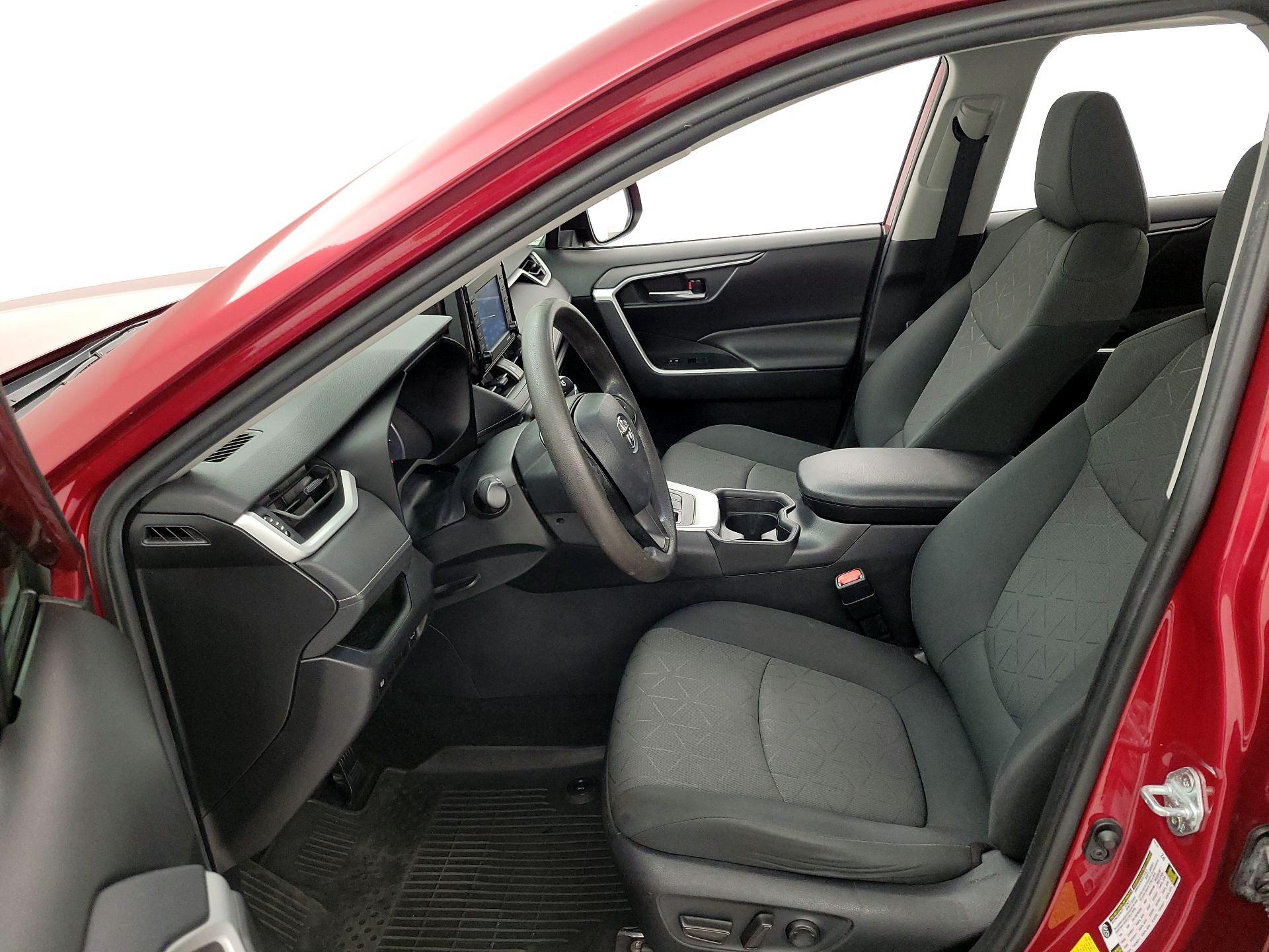 Thumbnail: 2021 Toyota RAV4 - 11