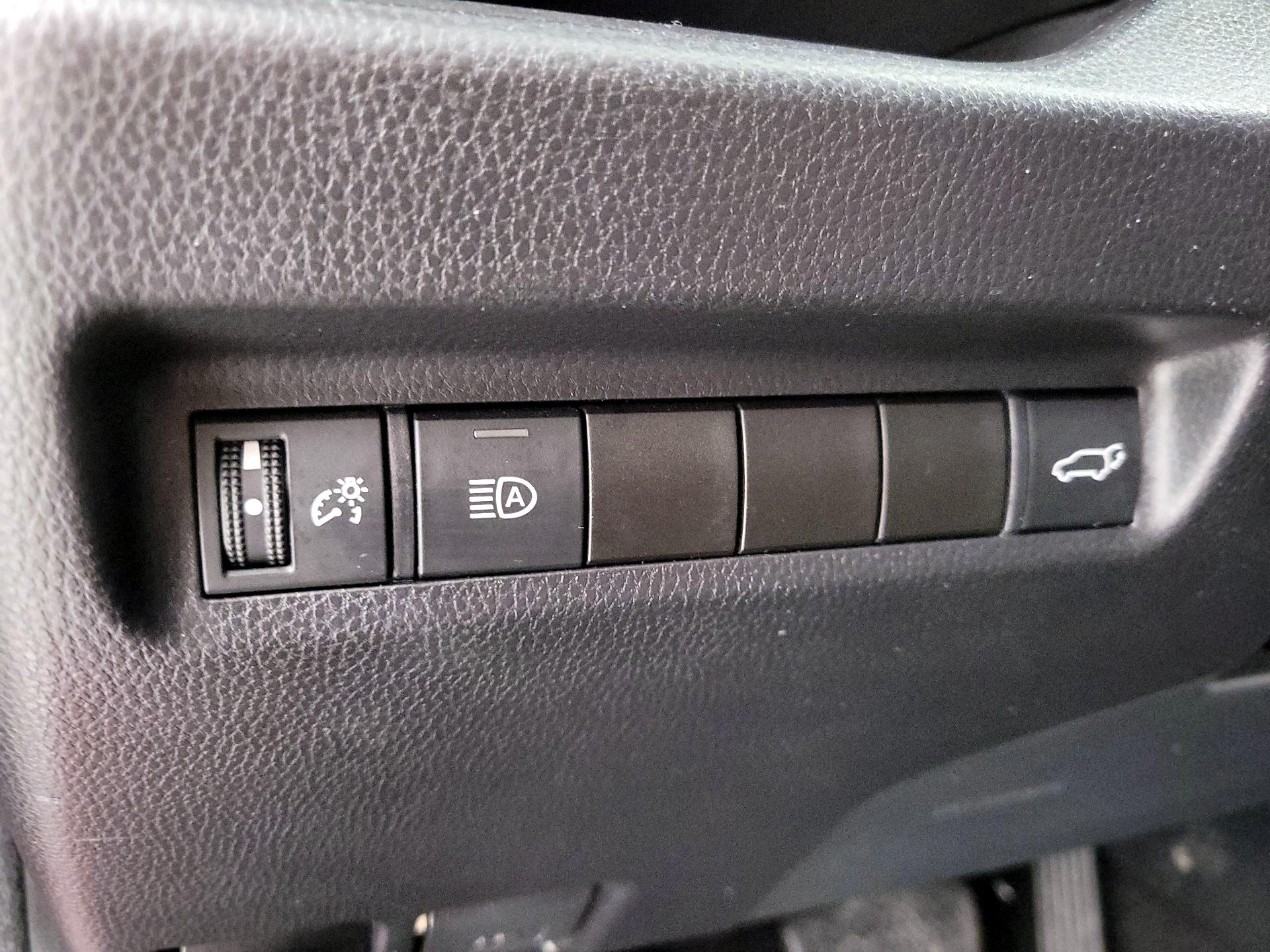 Thumbnail: 2021 Toyota RAV4 - 13