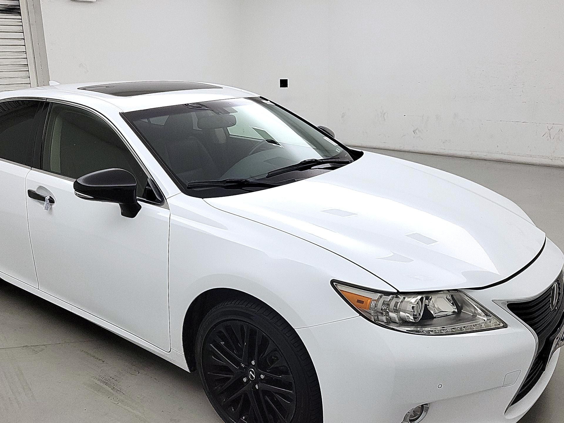 Thumbnail: 2015 Lexus ES - 1