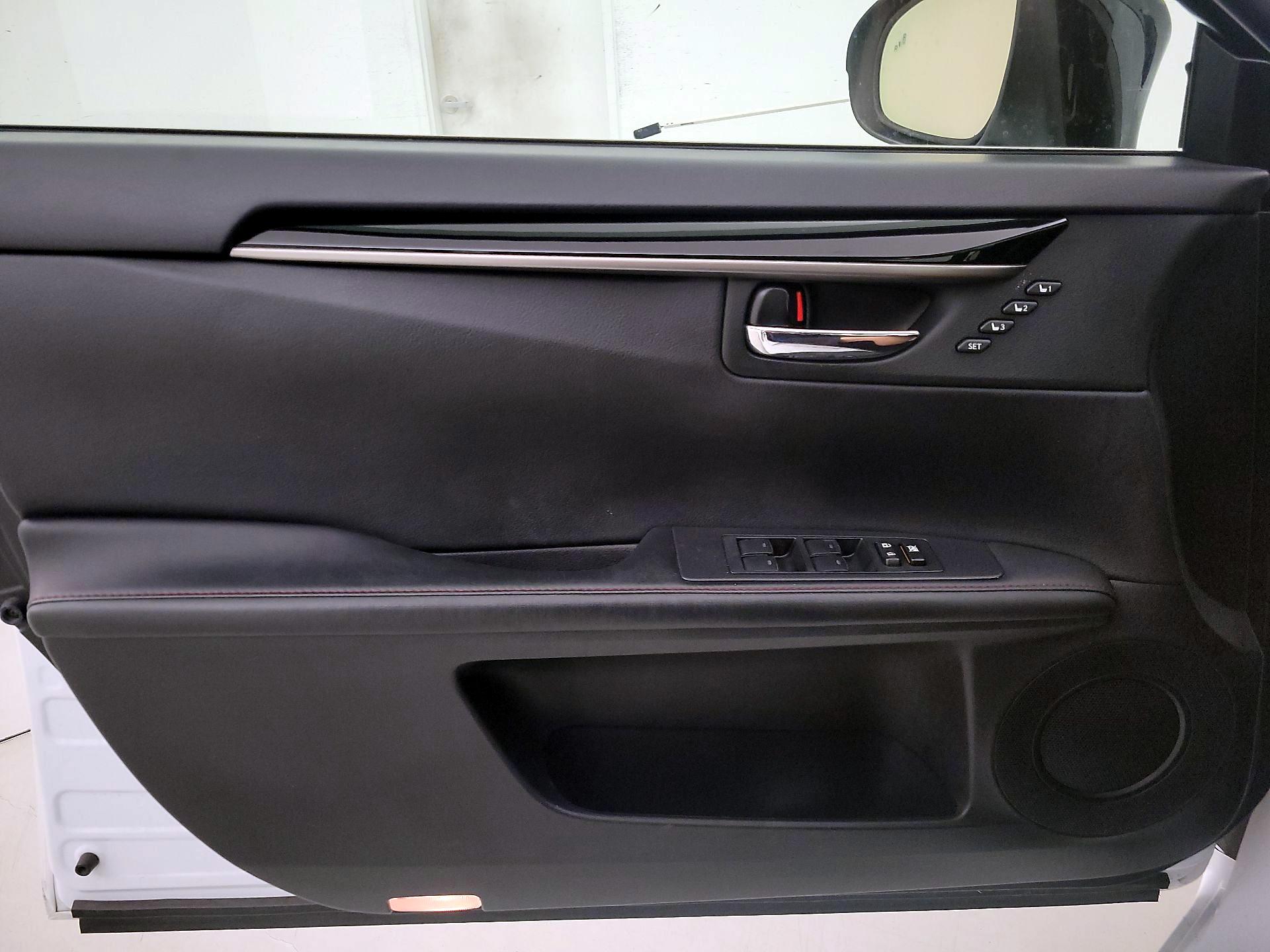 Thumbnail: 2015 Lexus ES - 10