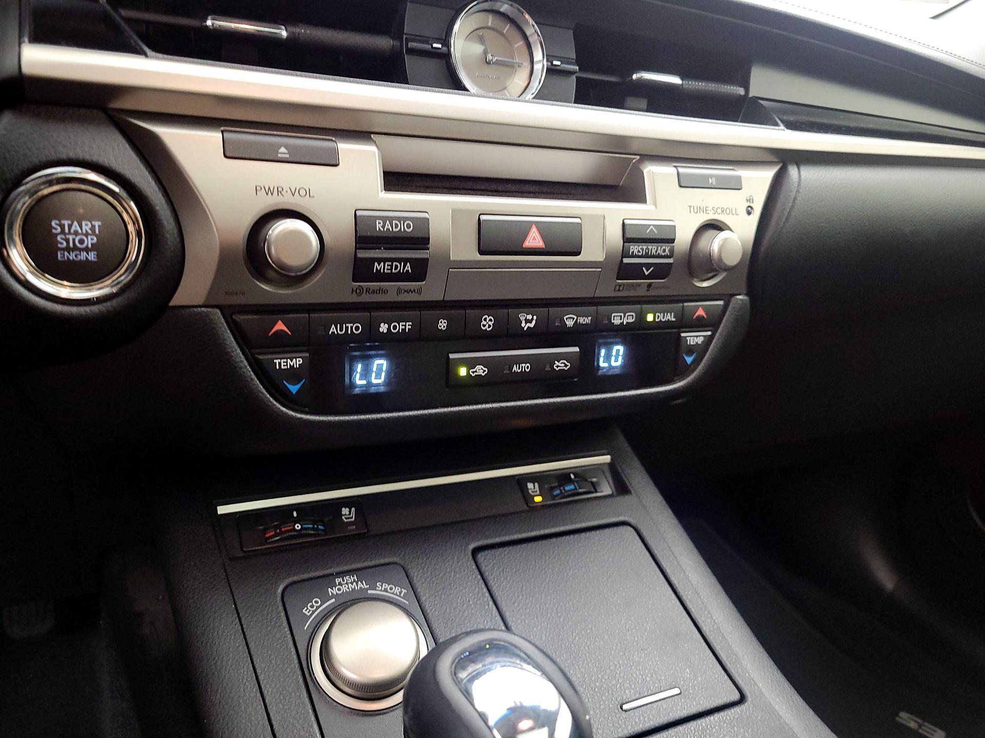 Thumbnail: 2015 Lexus ES - 15