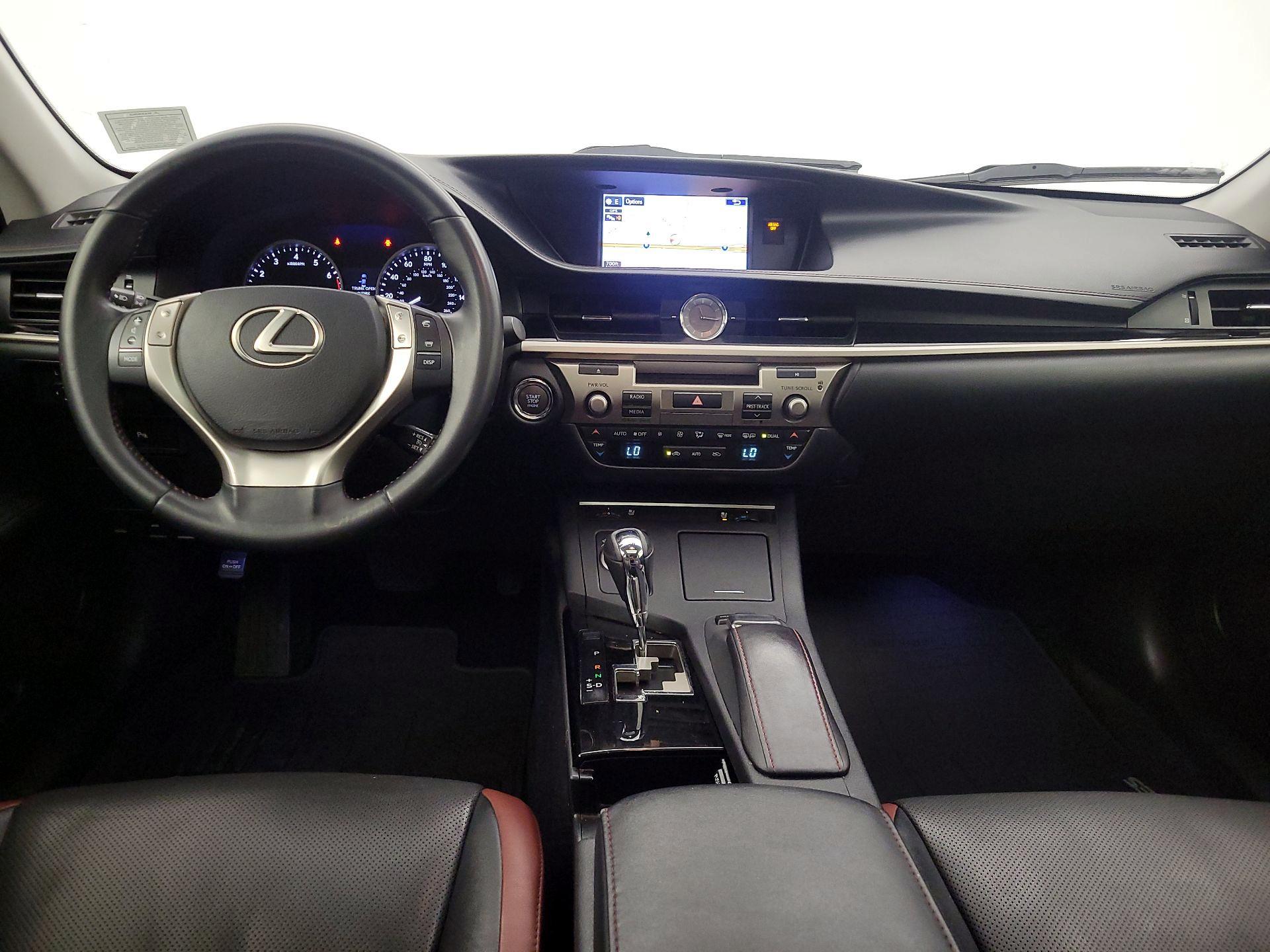 Thumbnail: 2015 Lexus ES - 8