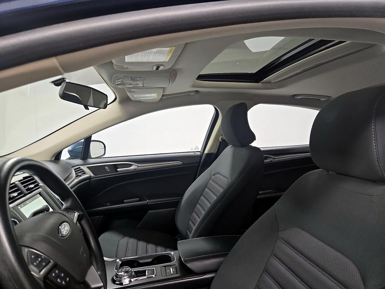Sunroof(s) & Overhead Airbags