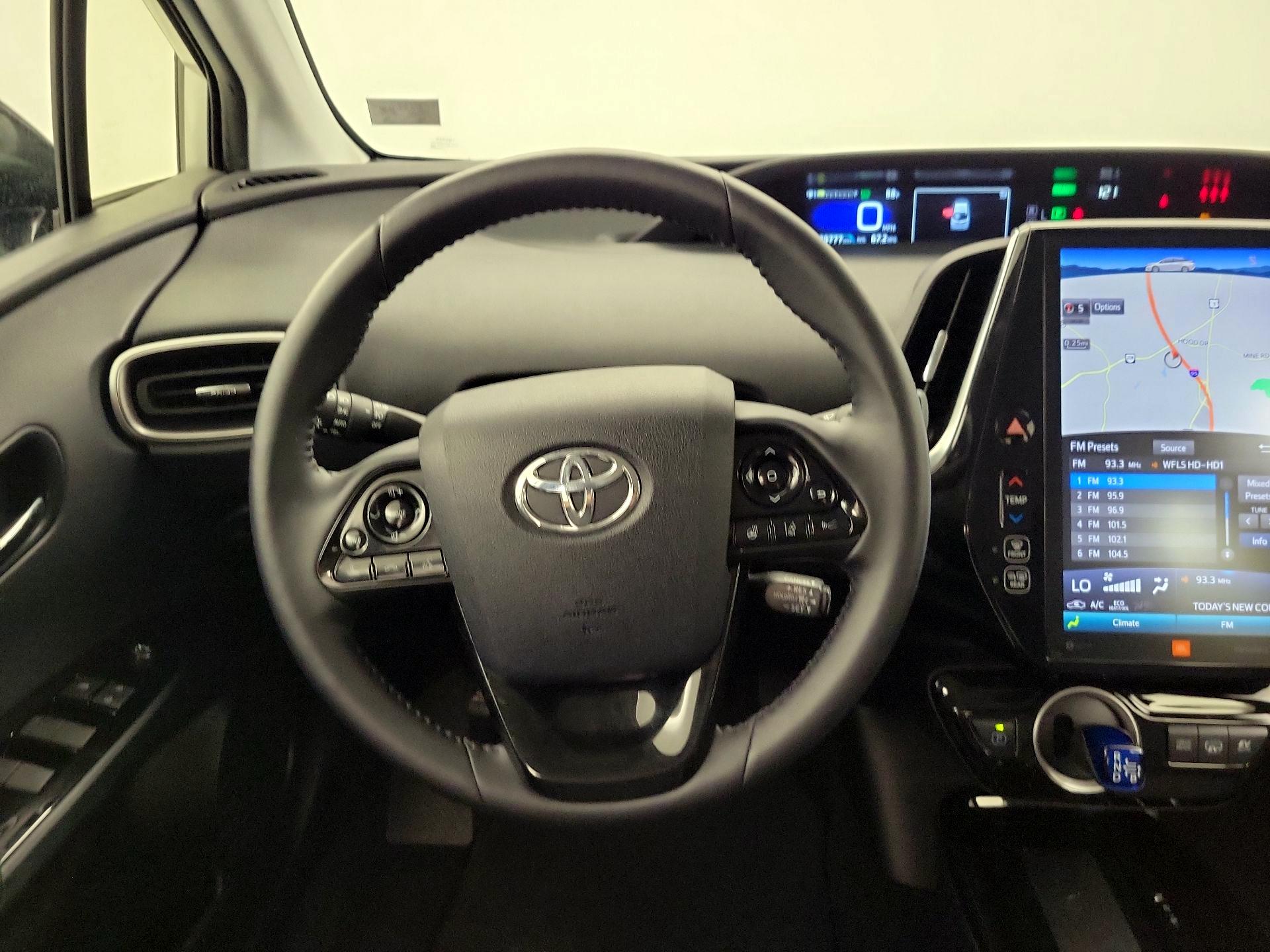 Thumbnail: 2020 Toyota Prius Prime - 10