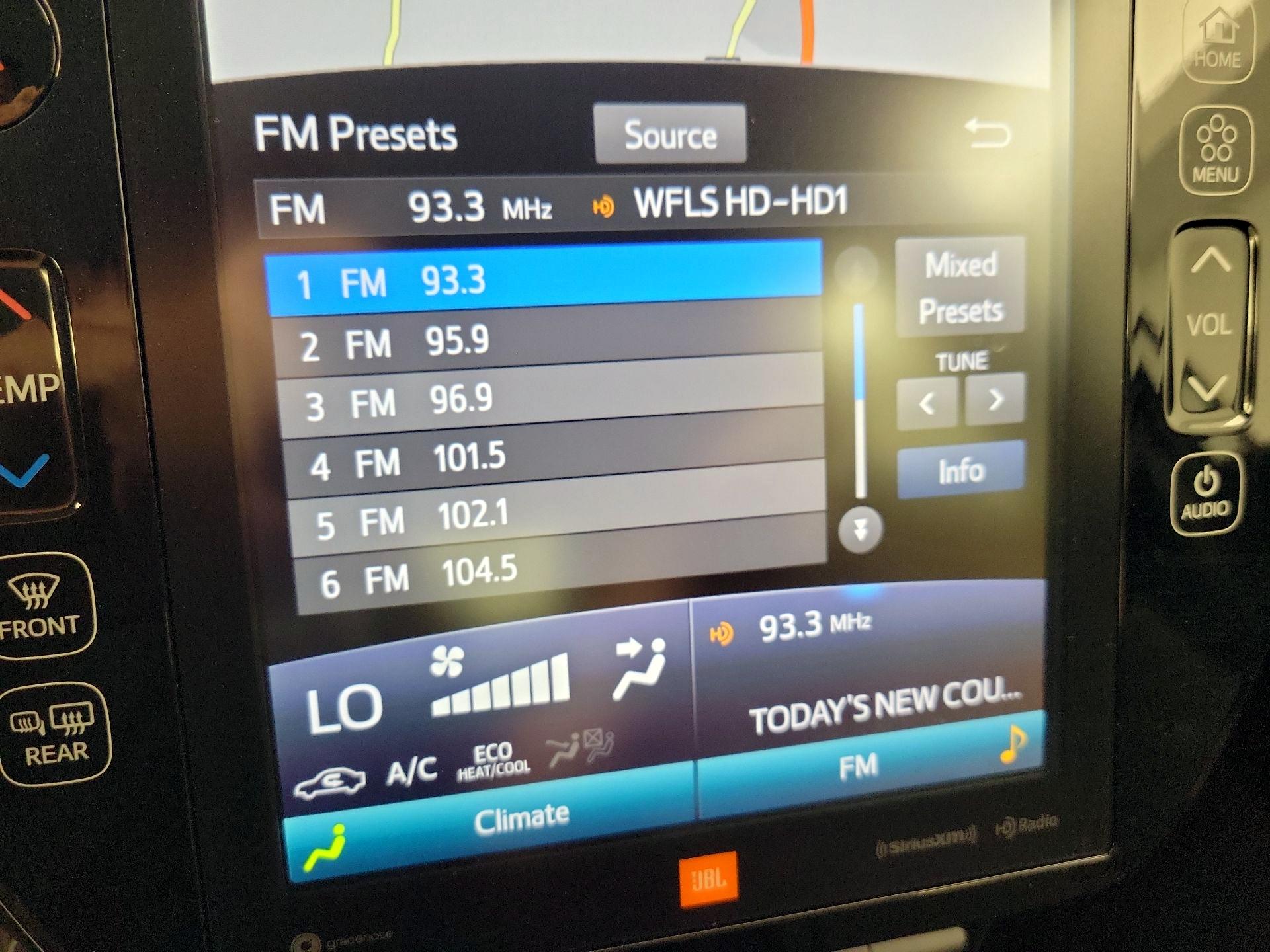 Thumbnail: 2020 Toyota Prius Prime - 16