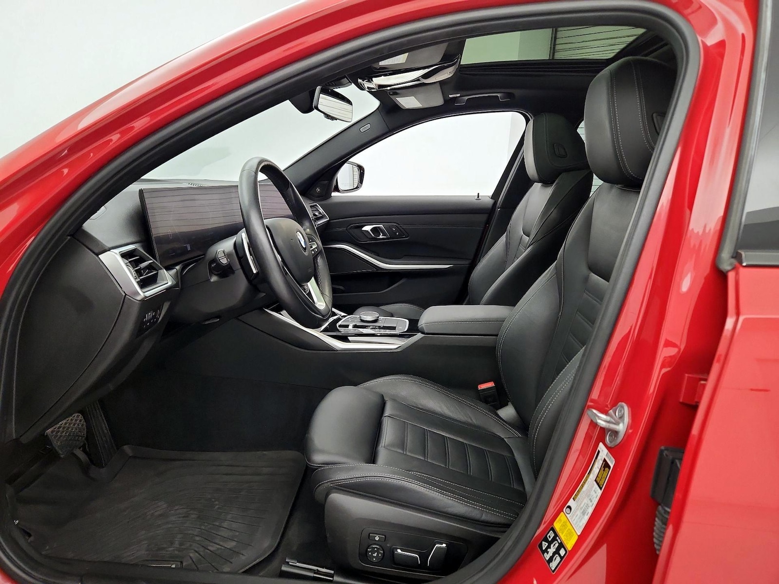 2024 BMW 3 Series 330i - Photo 12