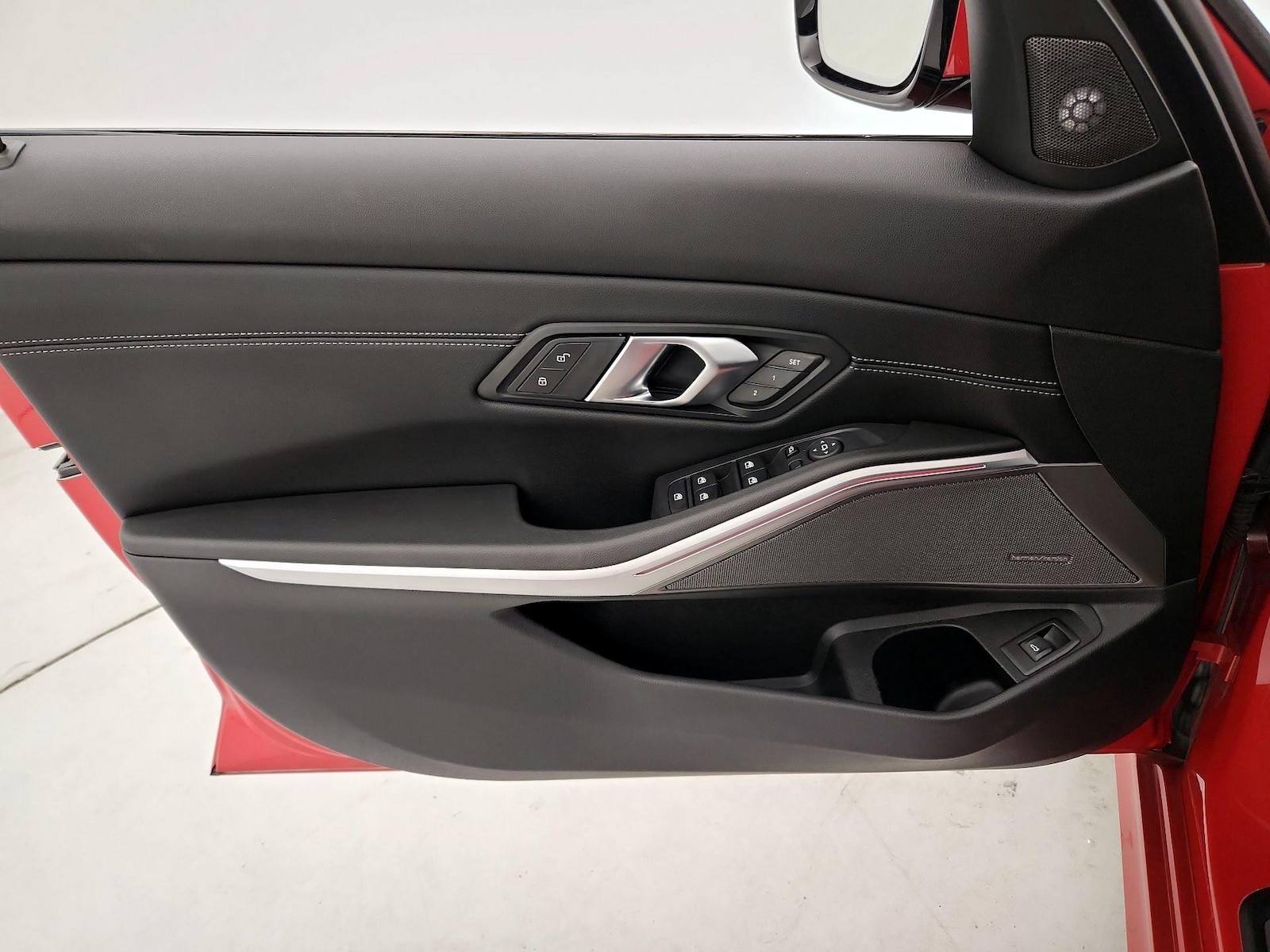 2024 BMW 3 Series 330i - Photo 13