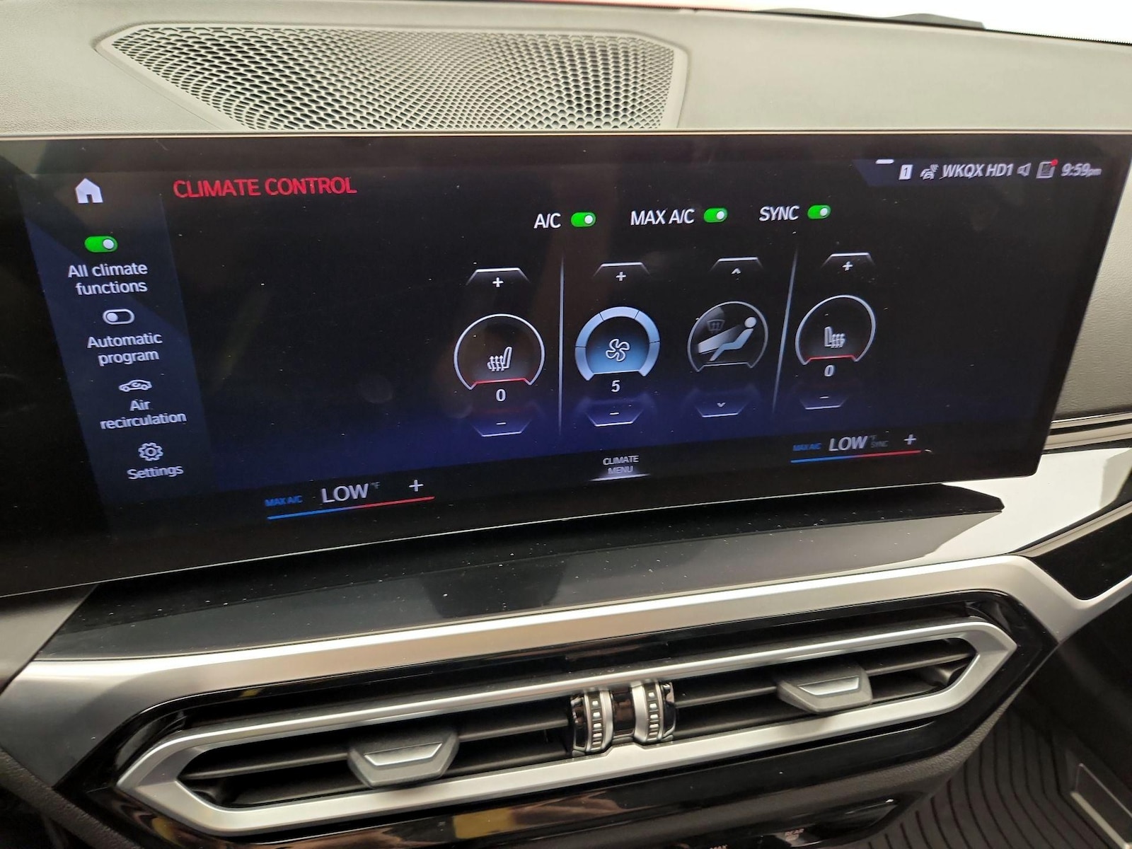 2024 BMW 3 Series 330i - Photo 18
