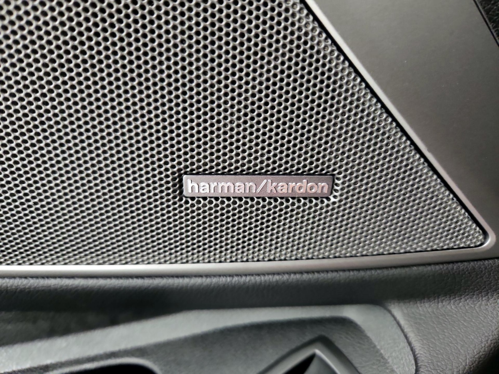 2024 BMW 3 Series 330i - Photo 26