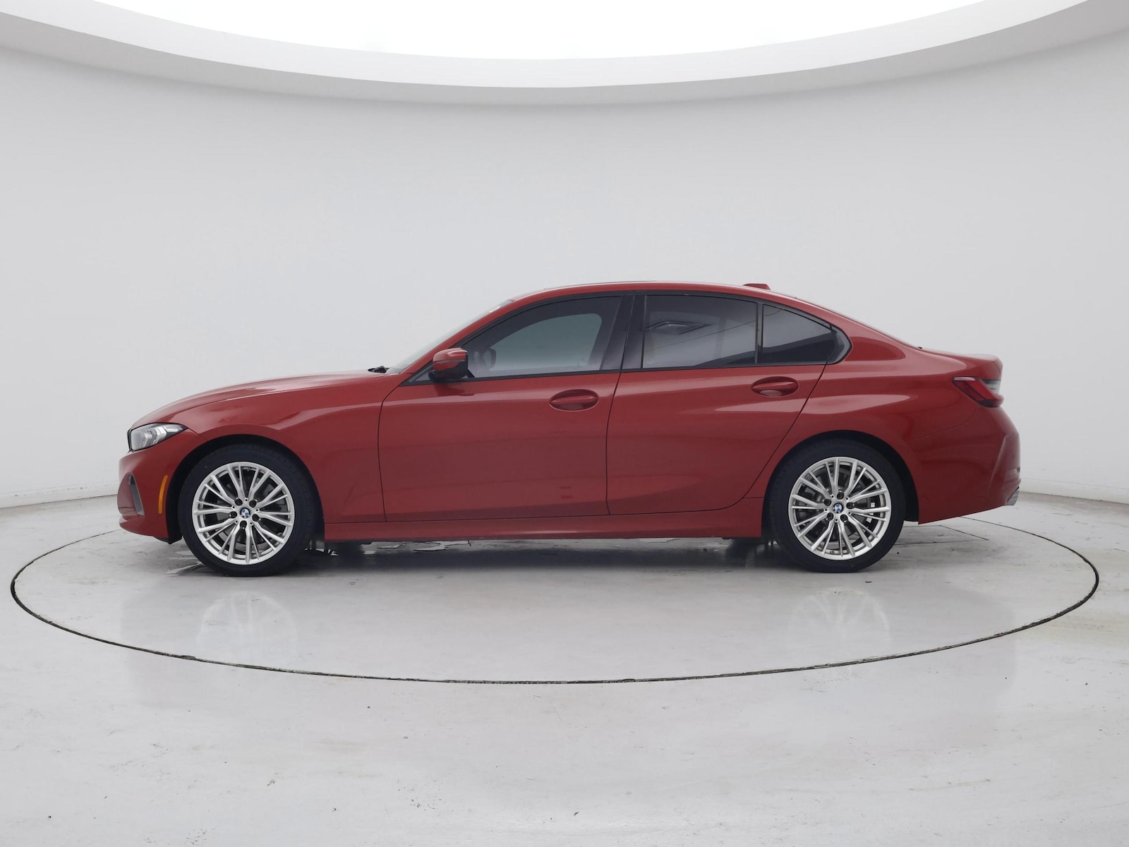 2024 BMW 3 Series 330i - Photo 4