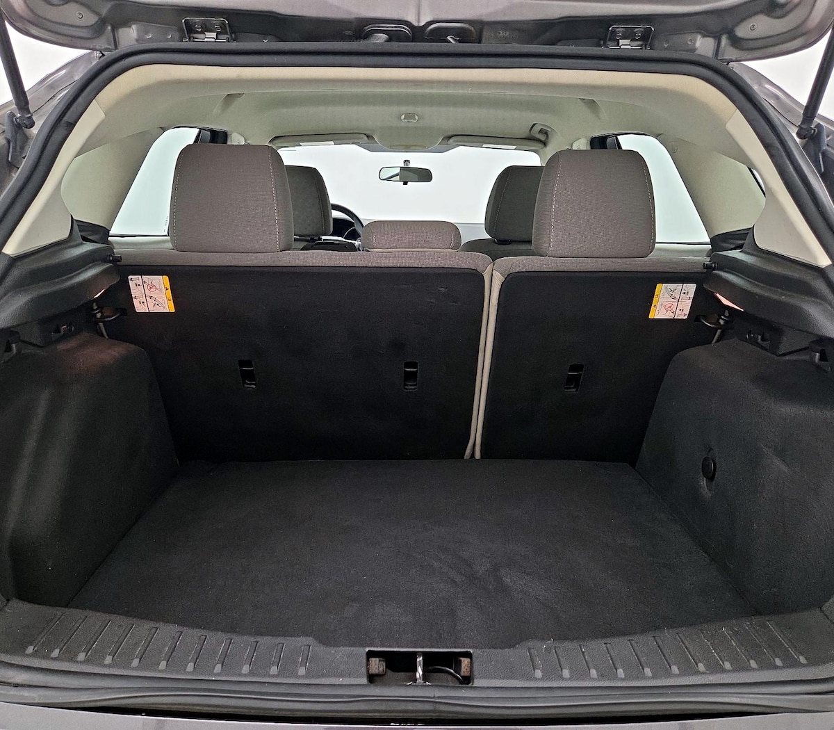 Trunk/Cargo (Seats Up)