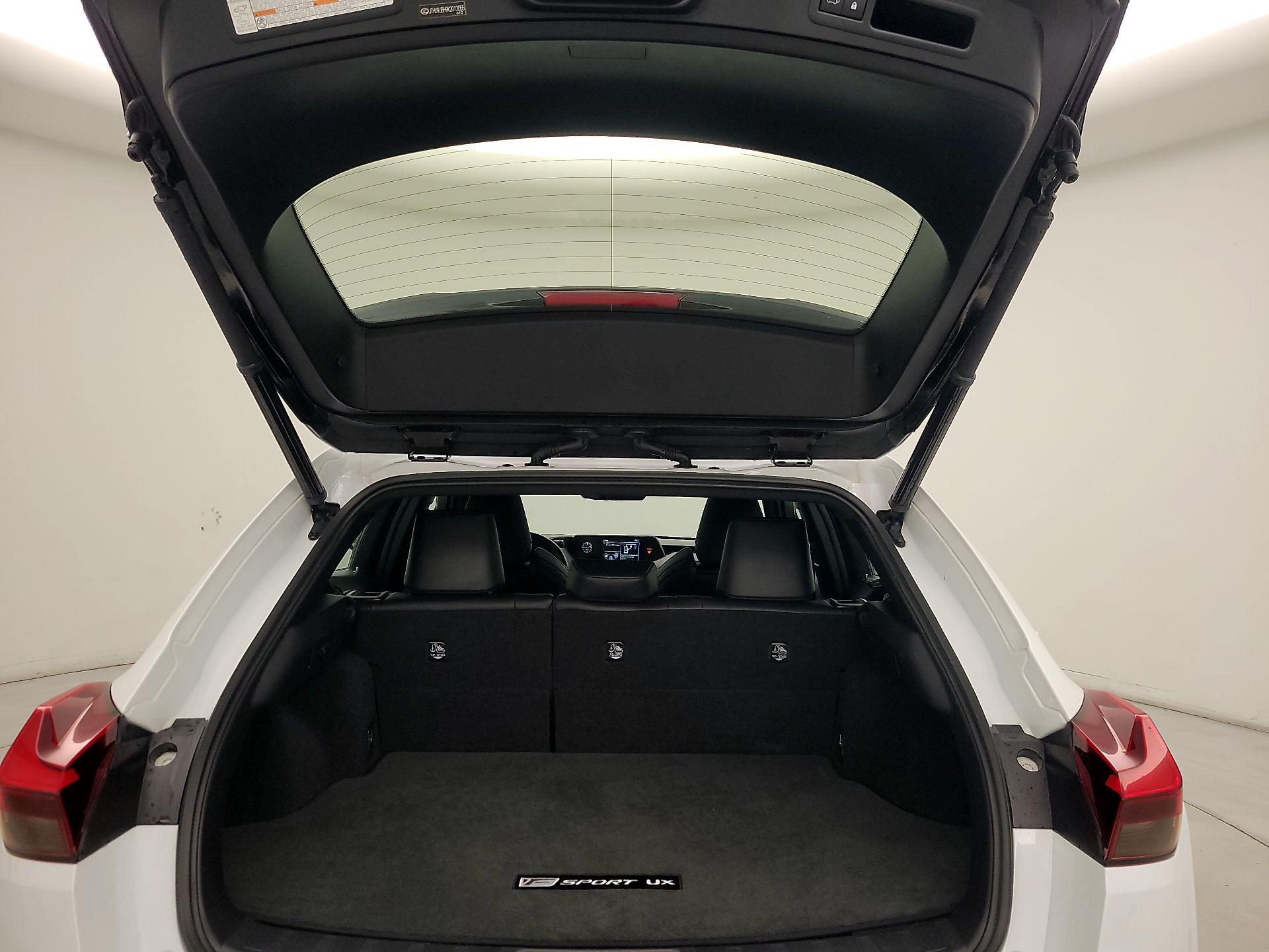 Thumbnail: 2019 Lexus UX - 19