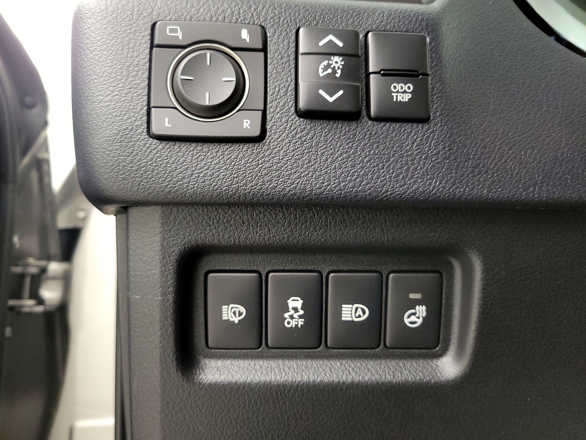 Thumbnail: 2023 Lexus GX - 13