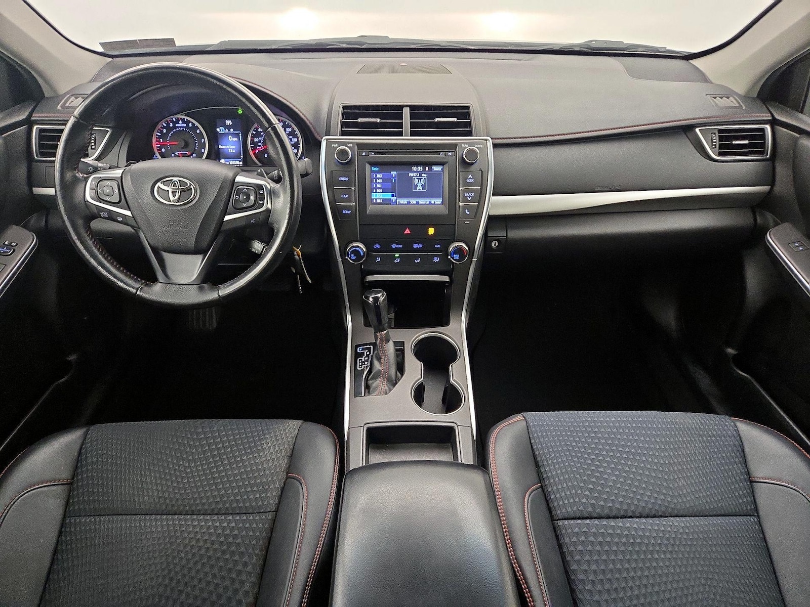 2015 Toyota Camry SE - Photo 10