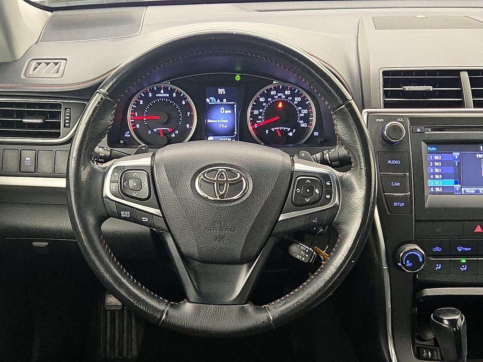 2015 Toyota Camry SE - Photo 11