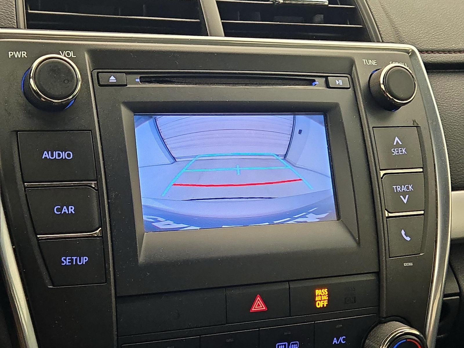 2015 Toyota Camry SE - Photo 15