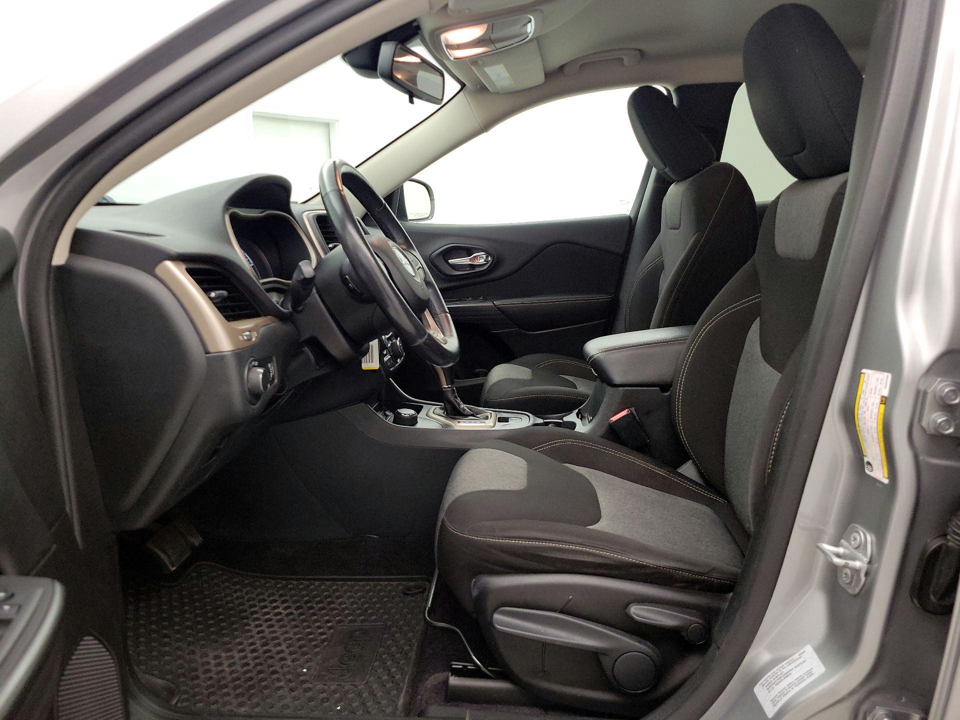 Thumbnail: 2016 Jeep Cherokee - 11