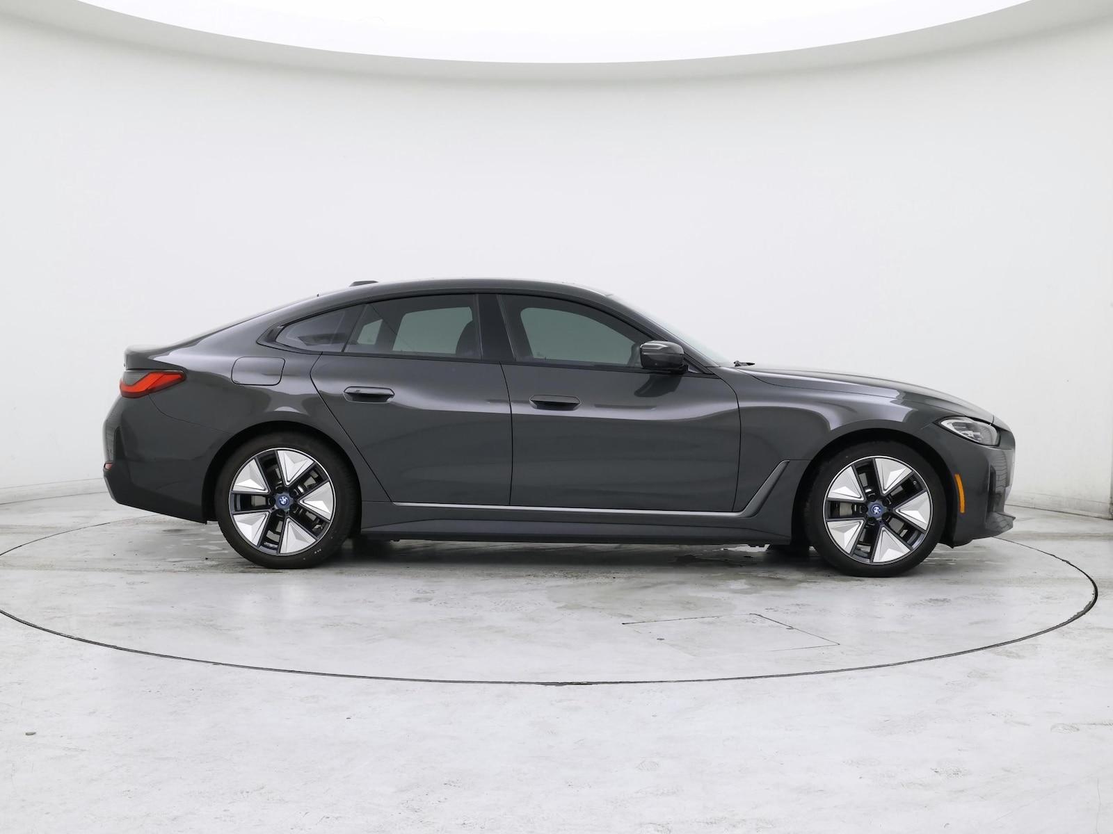 2023 BMW i4 35 - Photo 8