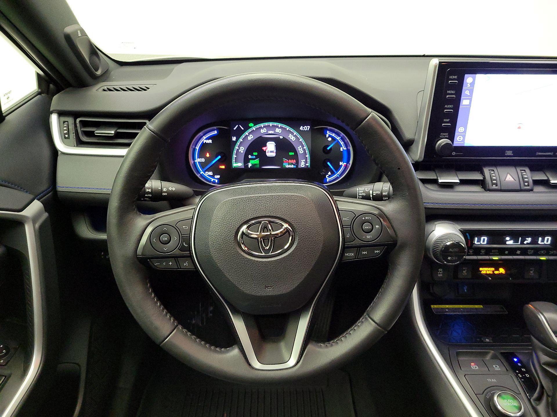 Thumbnail: 2021 Toyota RAV4 - 10