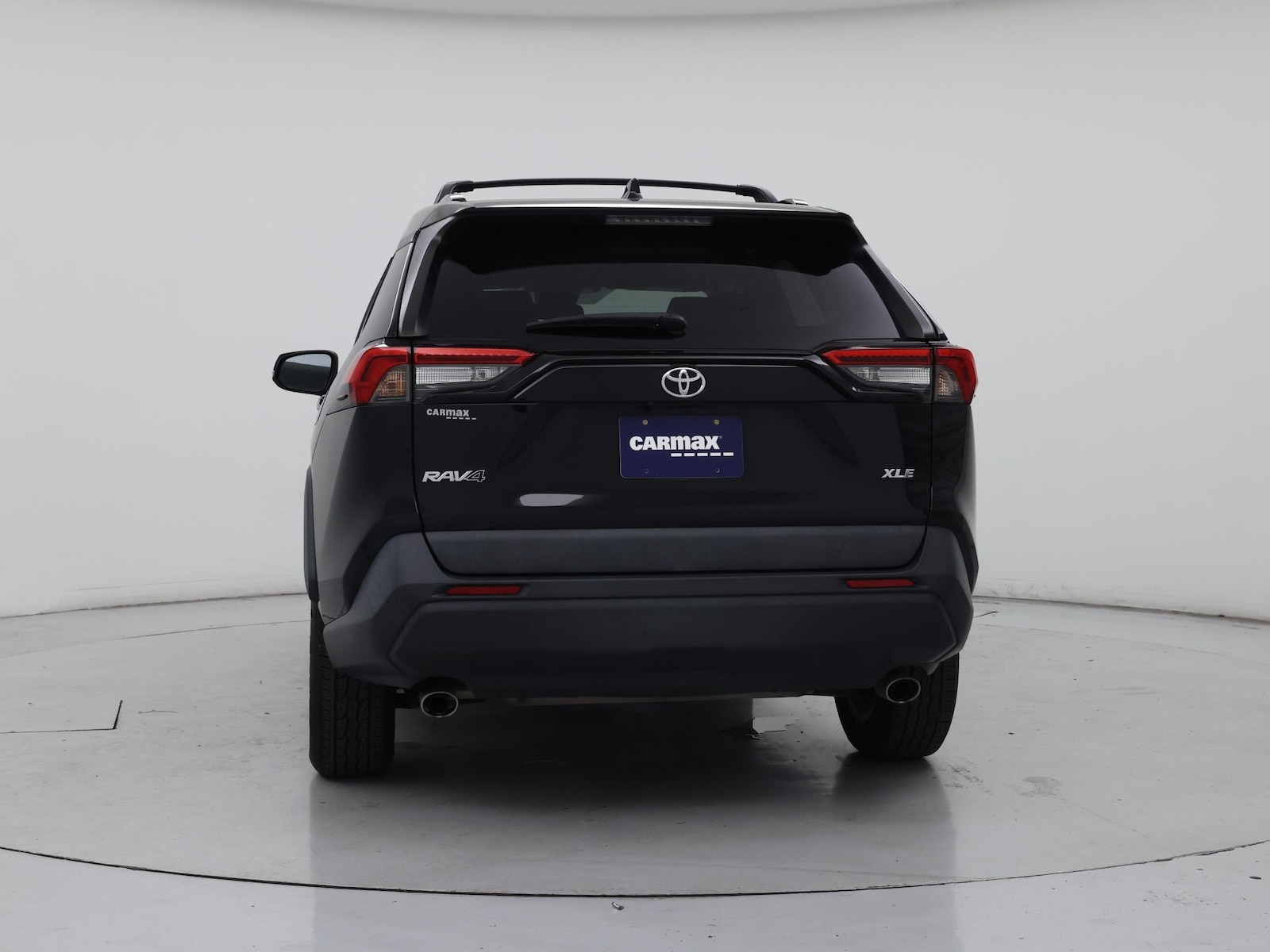 2020 Toyota RAV4 XLE - Photo 7