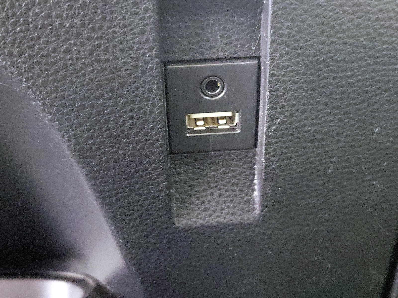 2020 Toyota Corolla LE - Photo 19