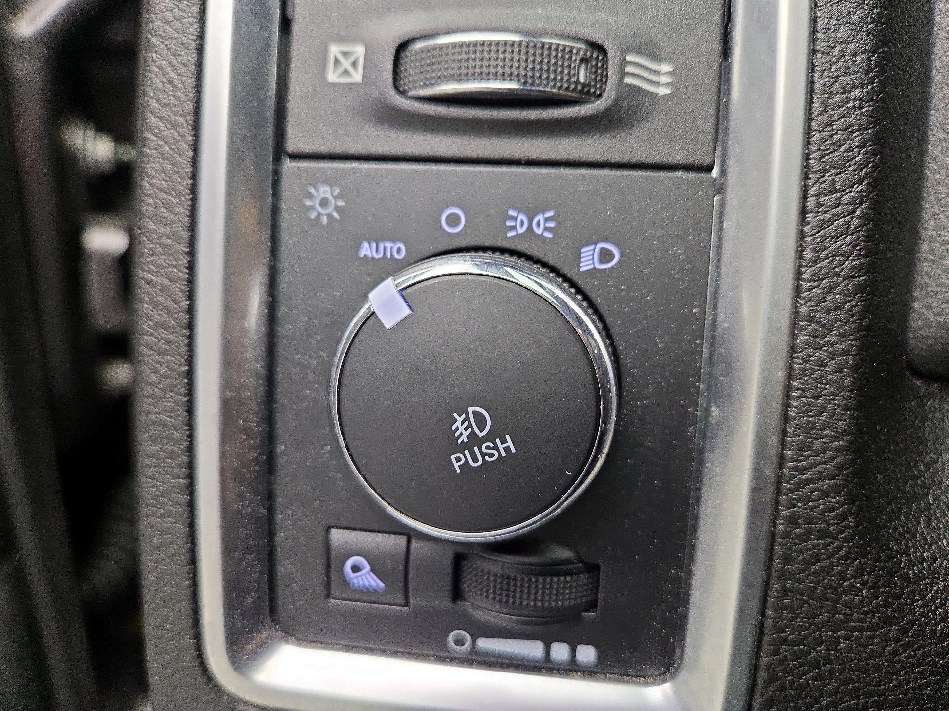 Thumbnail: 2019 RAM 1500 Classic - 13